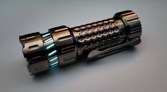 Maeerxu Flashlight SALE! 10% OFF + FREE Battery