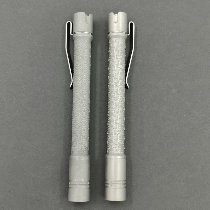 ReyLight Seigaiha Pineapple Mini Penlight 2 x AAA 10880 Nichia 519A 4000k *** FREE 10880 BATTERY BUT HAS TO SHIP FEDEX ***