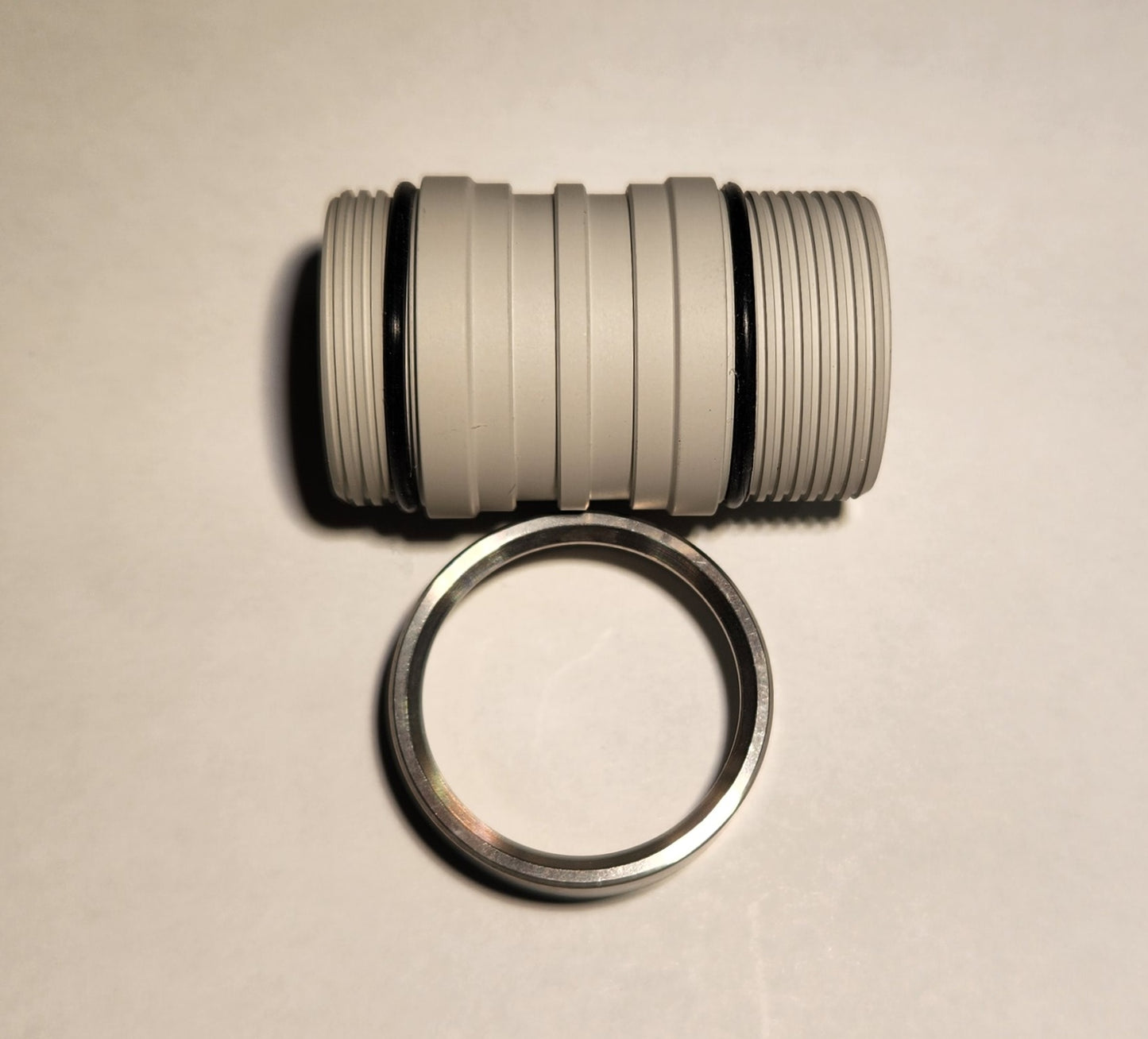 EMISAR D4V2 18350 SHORT TUBE + STAINLESS BEZEL COMBO STONEWHITE