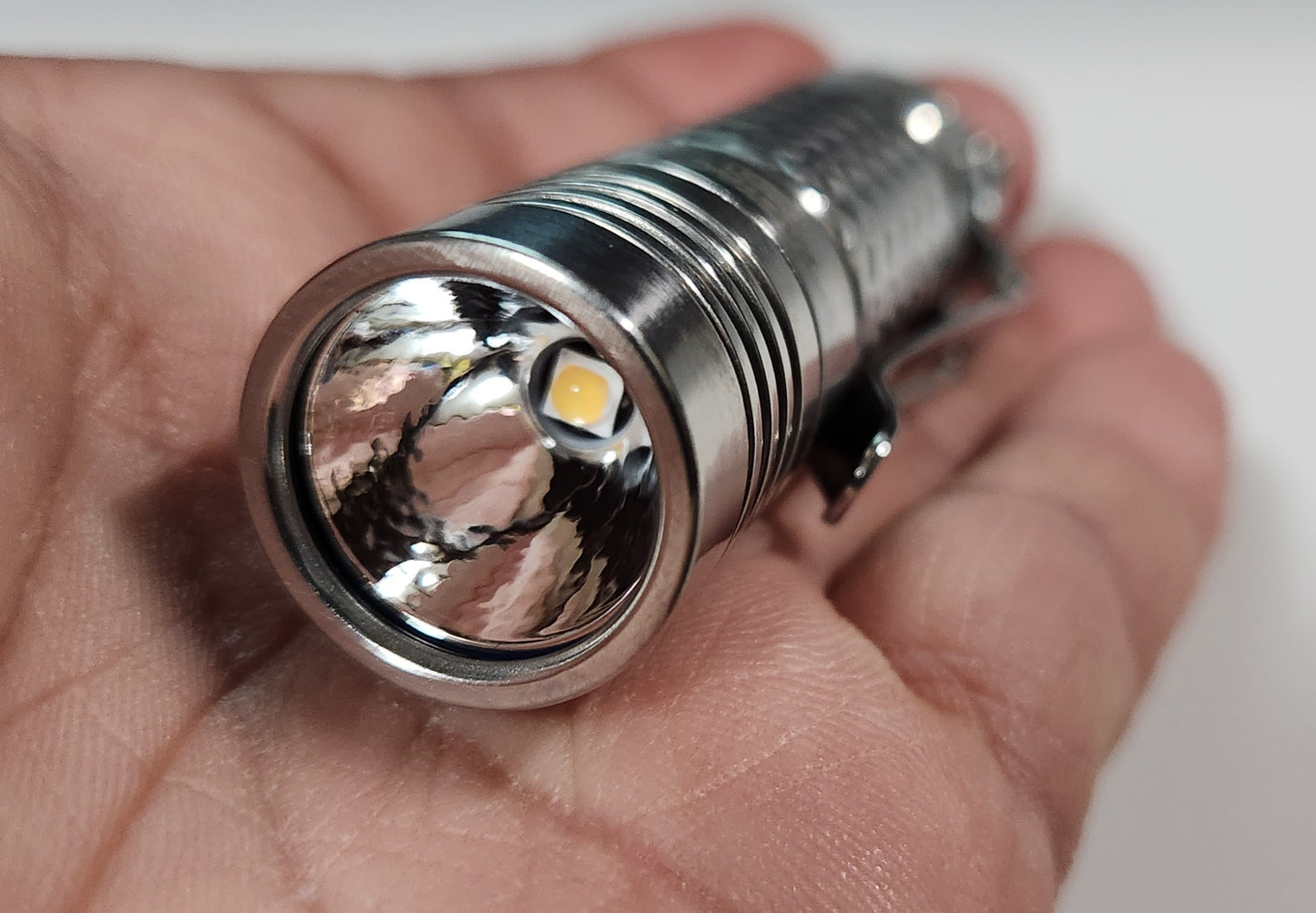 EAGTAC D3A Titanium AA/14500 LED Flashlight