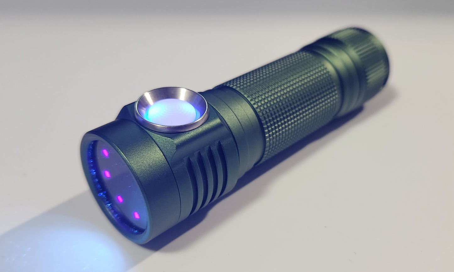 Emisar D4v2 High Power 8 X LED Mule UV LED Flashlight "CUSTOM BUILT-TO-ORDER" GREEN
