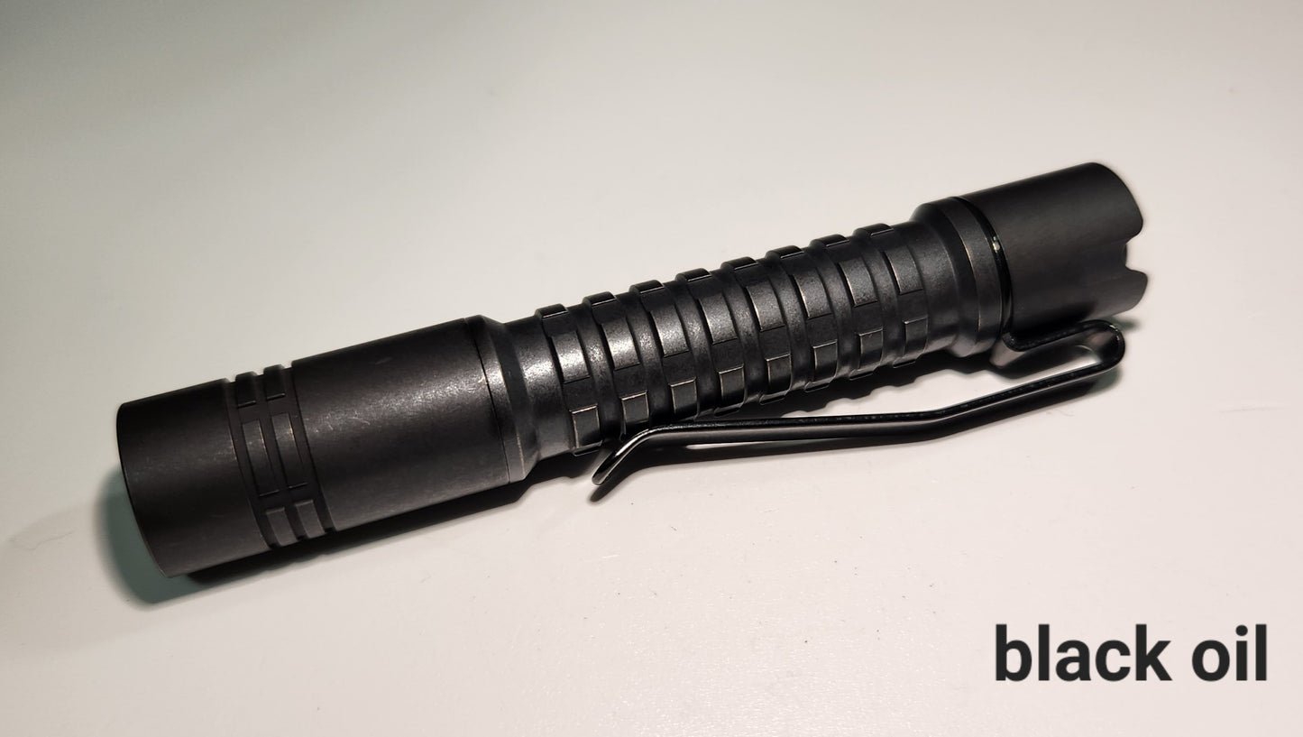 Reylight Pineapple Mini Titanium Black Oil Anodized Nichia 519A