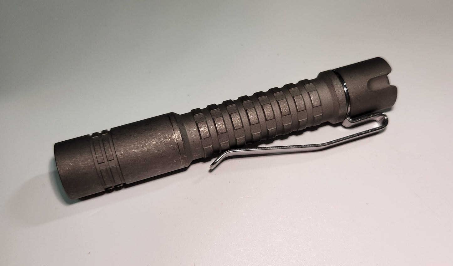 ReyLight Pineapple Mini Titanium Nichia AAA/10440 LED Flashlight