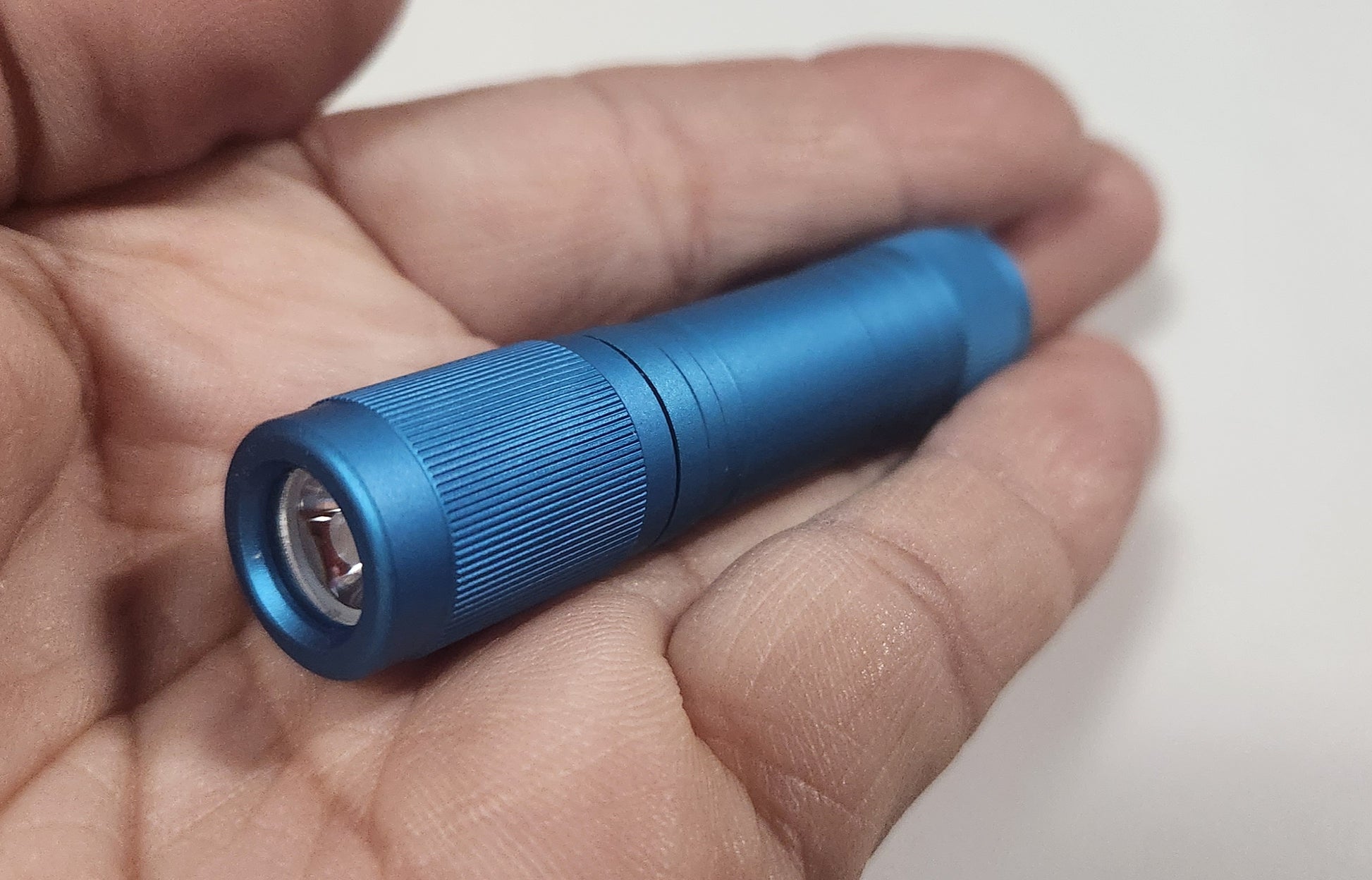 Emisar KC1 Keychain High Power Mini LED Flashlight CYAN
