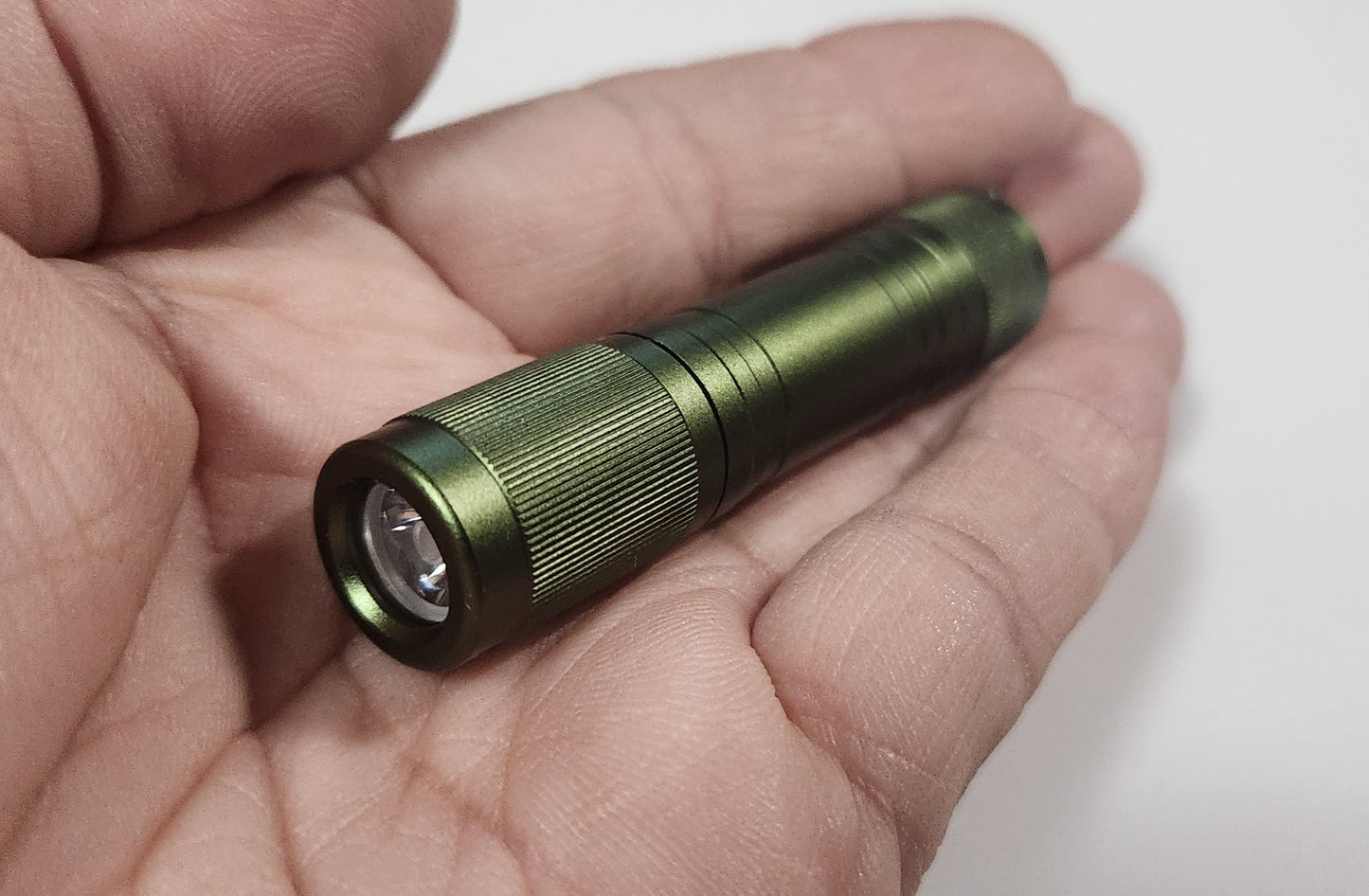Emisar KC1 Keychain High Power Mini LED Flashlight GREEN