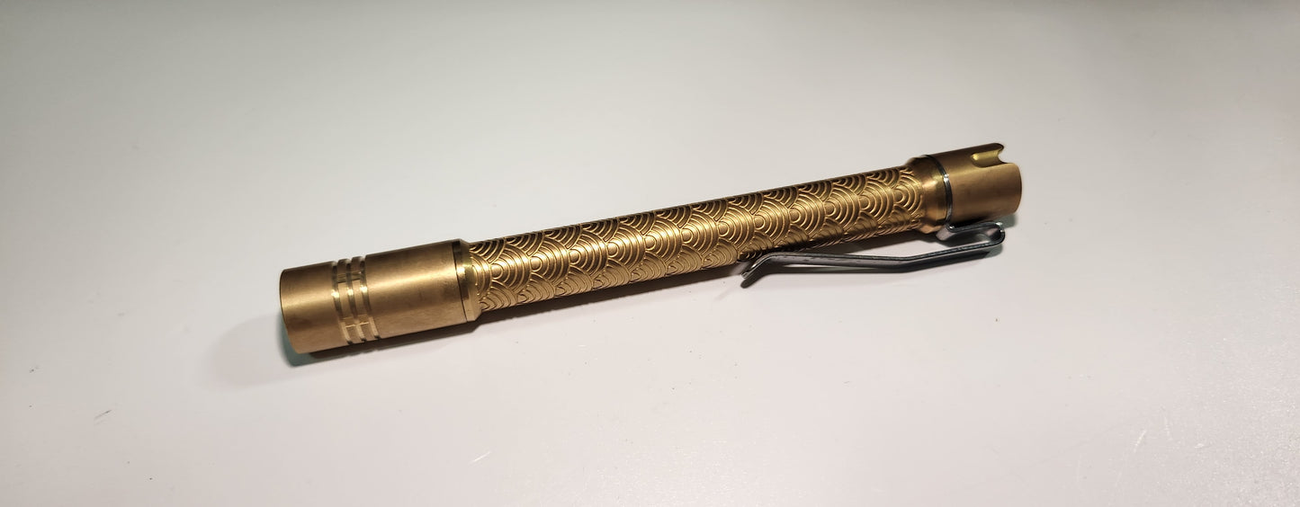 ReyLight Seigaiha Pineapple Mini Penlight 2 x AAA 10880 Nichia 519A 4000k *** FREE 10880 BATTERY BUT HAS TO SHIP FEDEX *** BRASS - SEIGAIHA