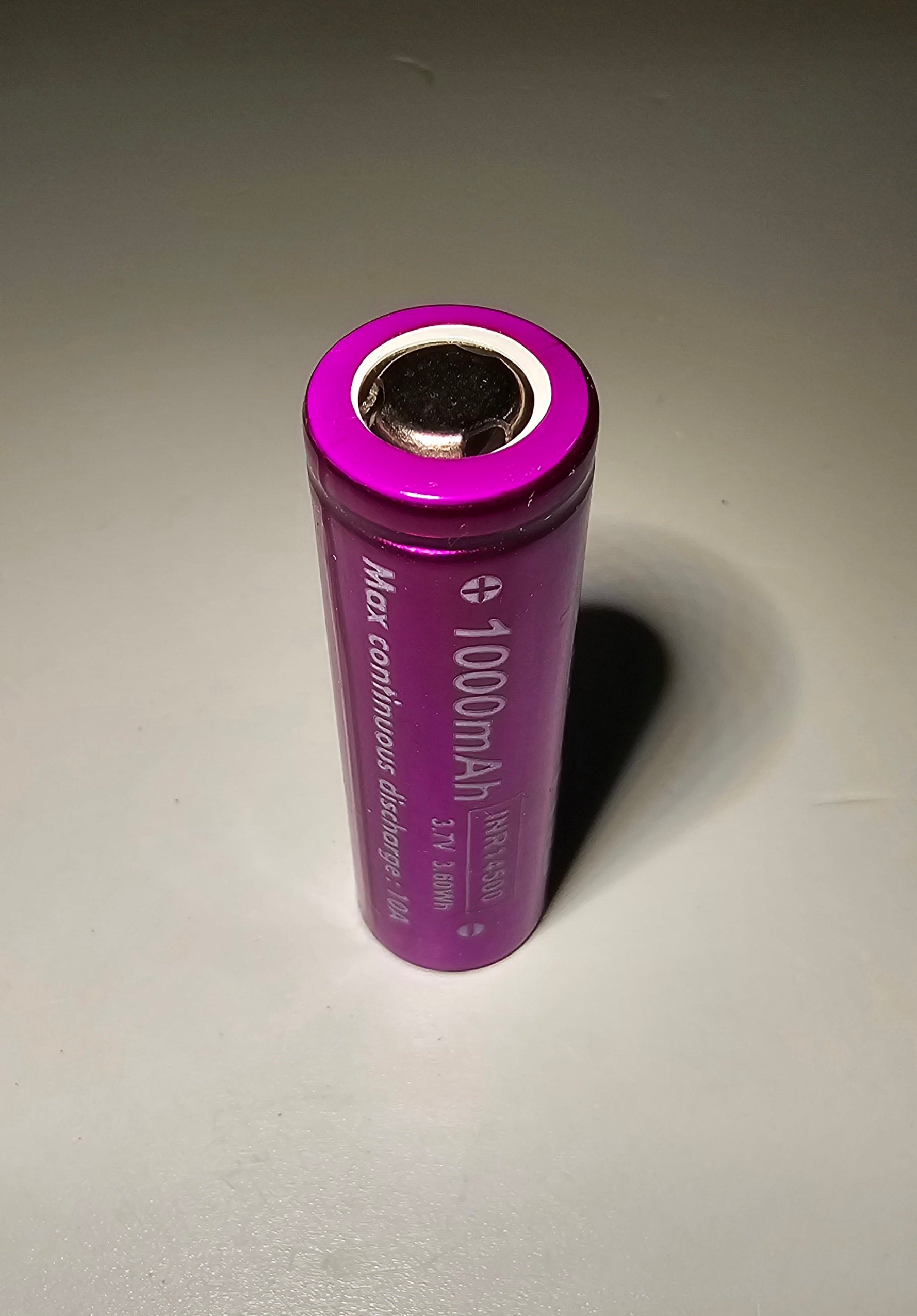 Vapcell H10 14500 10A Lithium-Ion battery *MUST BE SOLD WITH A FLASHLIGHT + FEDEX*