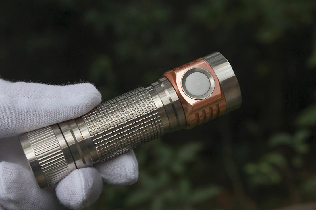 Emisar D4v2 Titanium + Copper SST-20 SST20 4000K 95 CRI High Power LED Flashlight RAW TITANIUM