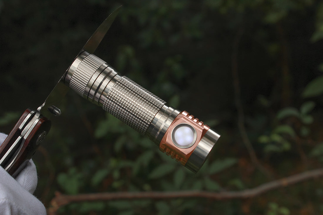 Emisar D4v2 Titanium + Copper SST-20 SST20 4000K 95 CRI High Power LED Flashlight
