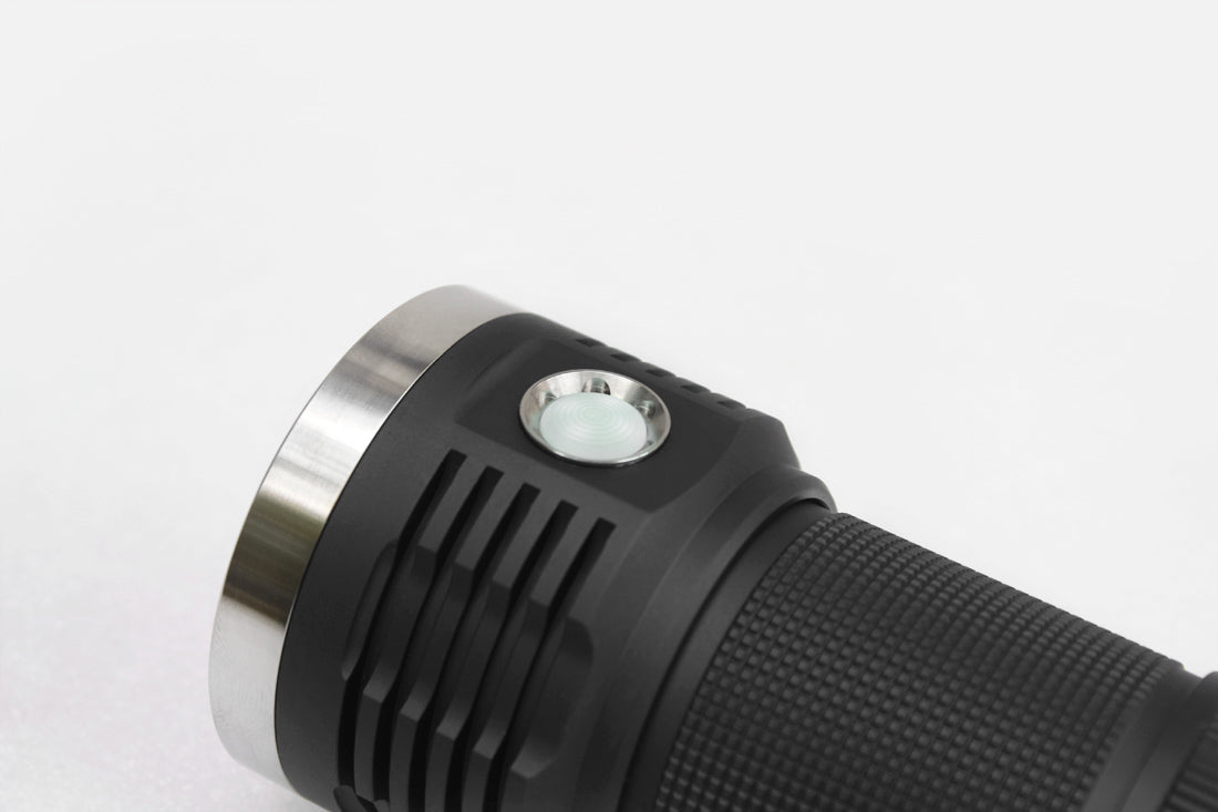 Noctigon M44 Meteor 4 x Quad 16 LED High Power Led Flashlight Tint Ramp/Channel Switching