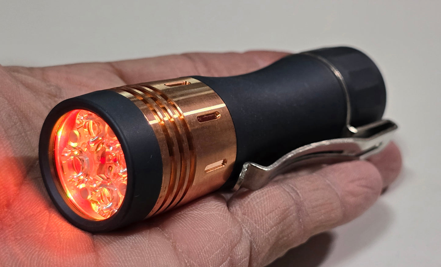 Noctigon KR4 18650 High Power LED Flashlight "CUSTOM BUILT-TO-ORDER"