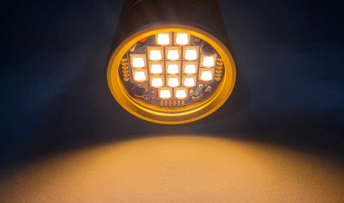Emisar D4V2 17 x LED " MEGA MULE" High Power LED Flashlight
