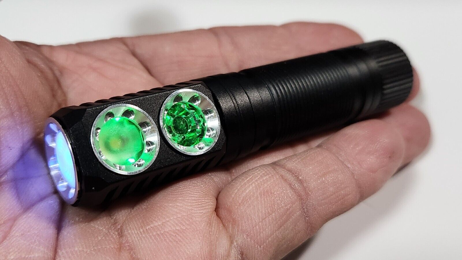 Emisar D2 14500 Tint Ramping Channel Switching LED Flashlight BLACK CH1 - NICHIA 519A 4500K CH2 - OSRAM W1 W