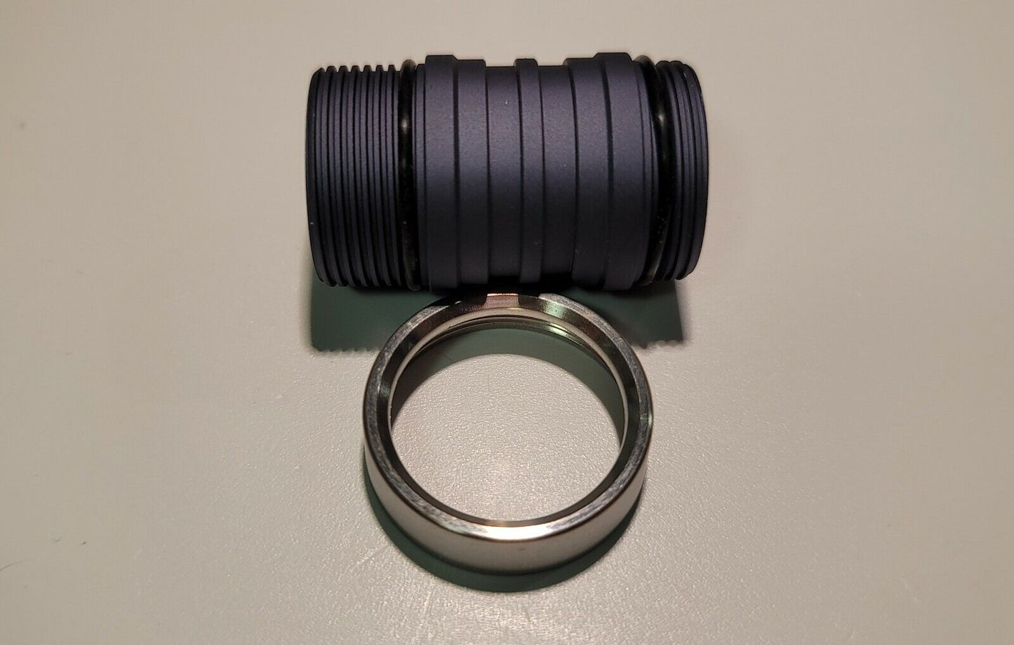 EMISAR D4V2 18350 SHORT TUBE + STAINLESS BEZEL COMBO GRAY