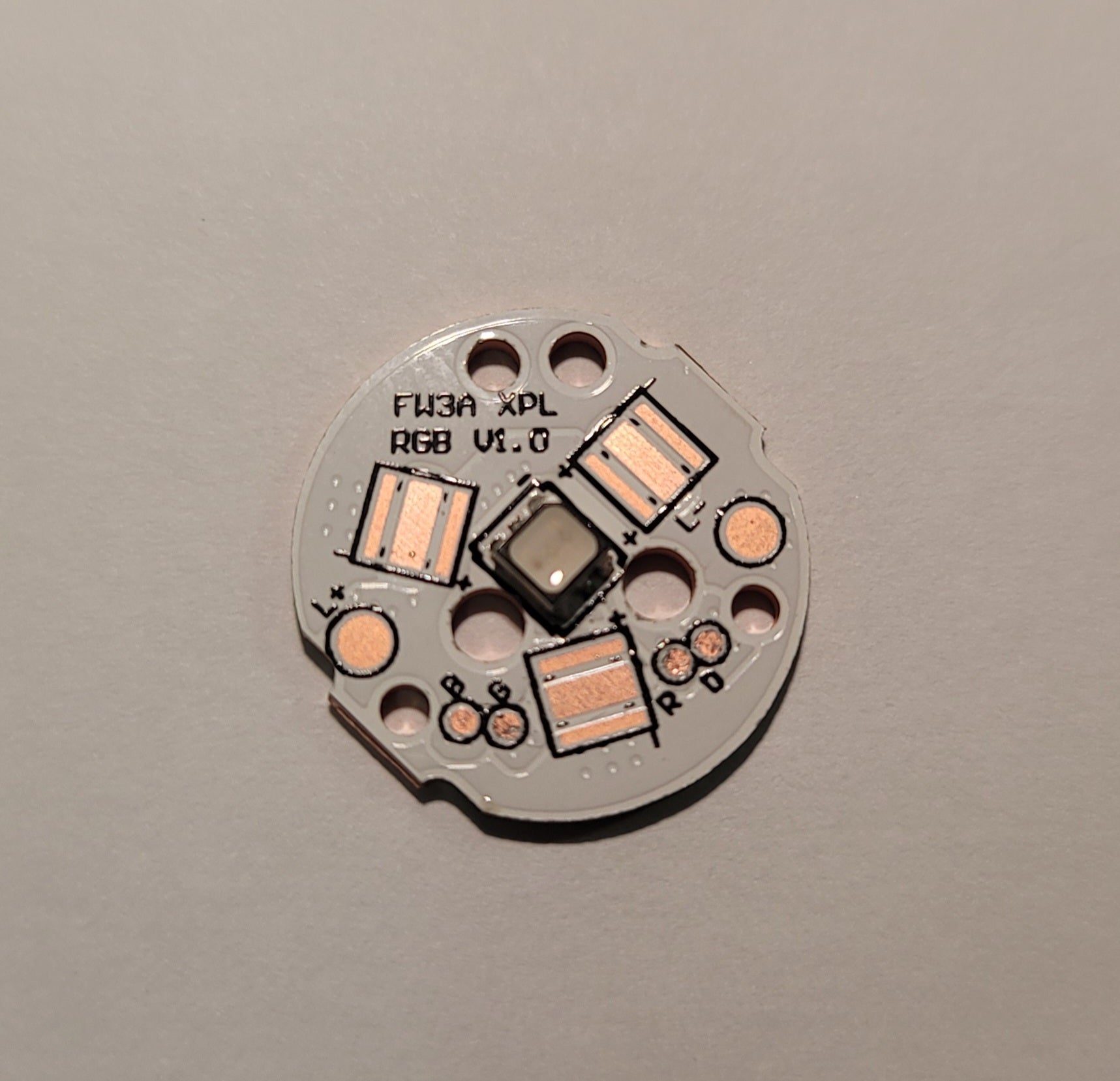 Lumintop Lume1 FW3X 20mm MCPCB W/RGB Auxiliary LED