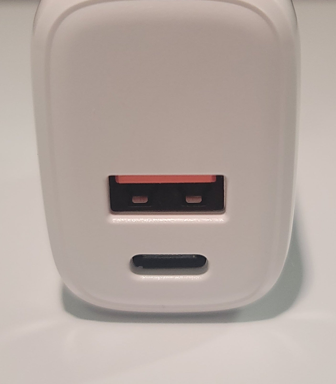Vapcell QC3 UBB Fast Charging Power Adapter