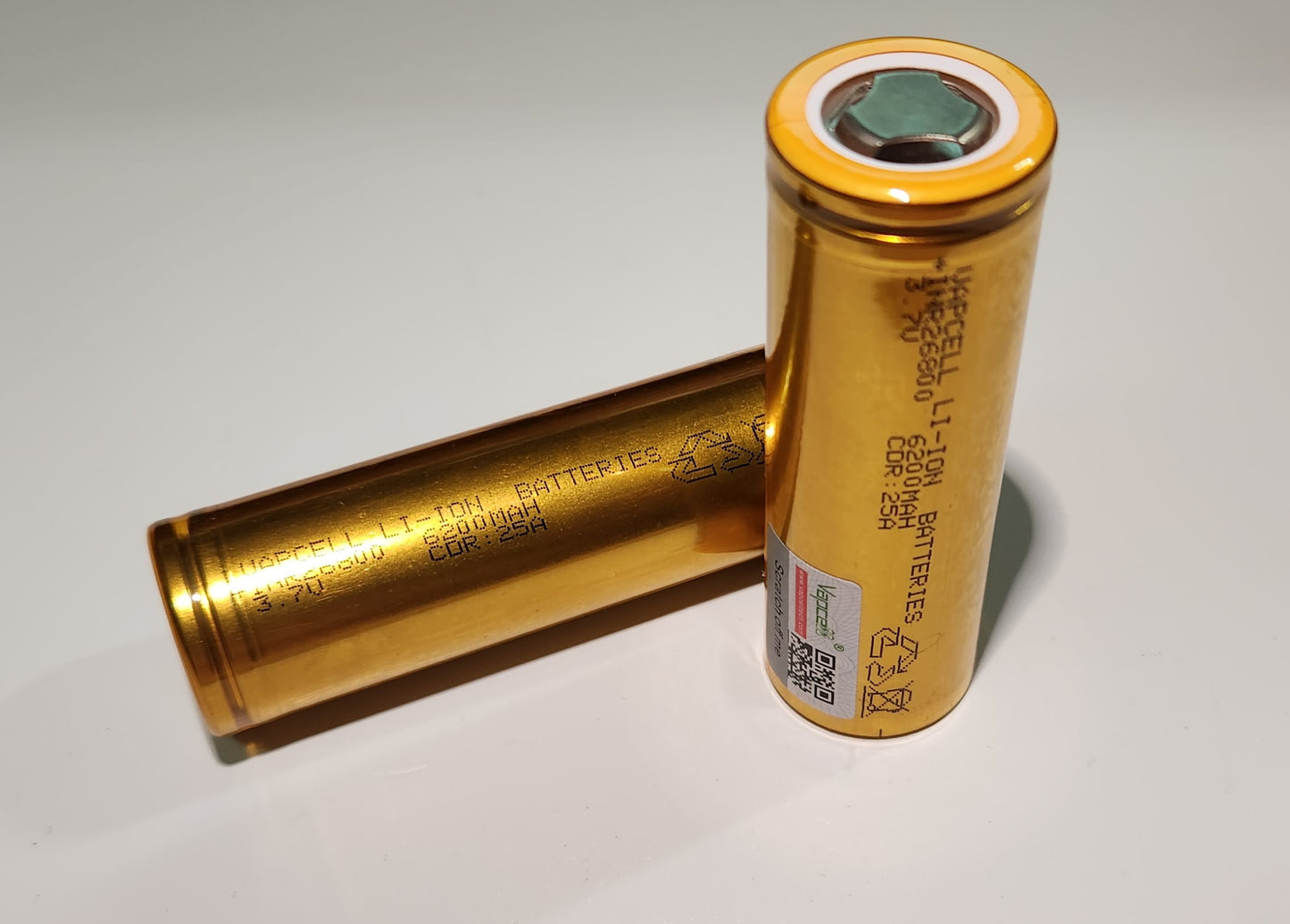 Vapcell INR26800 26800 6200mAh 25A Rechargeable Li-Ion Battery *** HAS TO BE PURCHASED WITH FLASHLIGHT + FEDEX ***