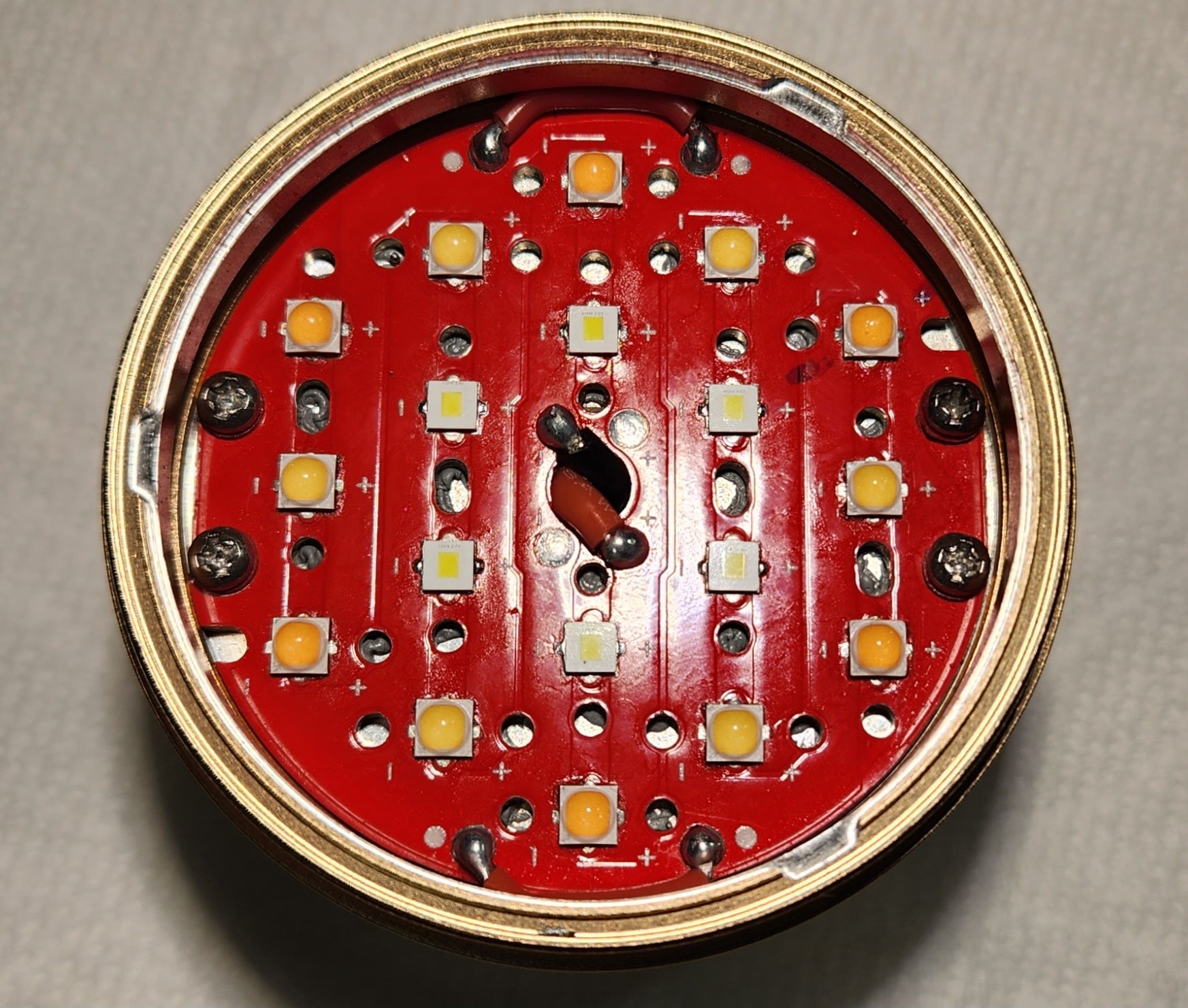 Emisar D18 Custom Emitter MIX Nichia 519A/Osram W2 Anduril 2 UI