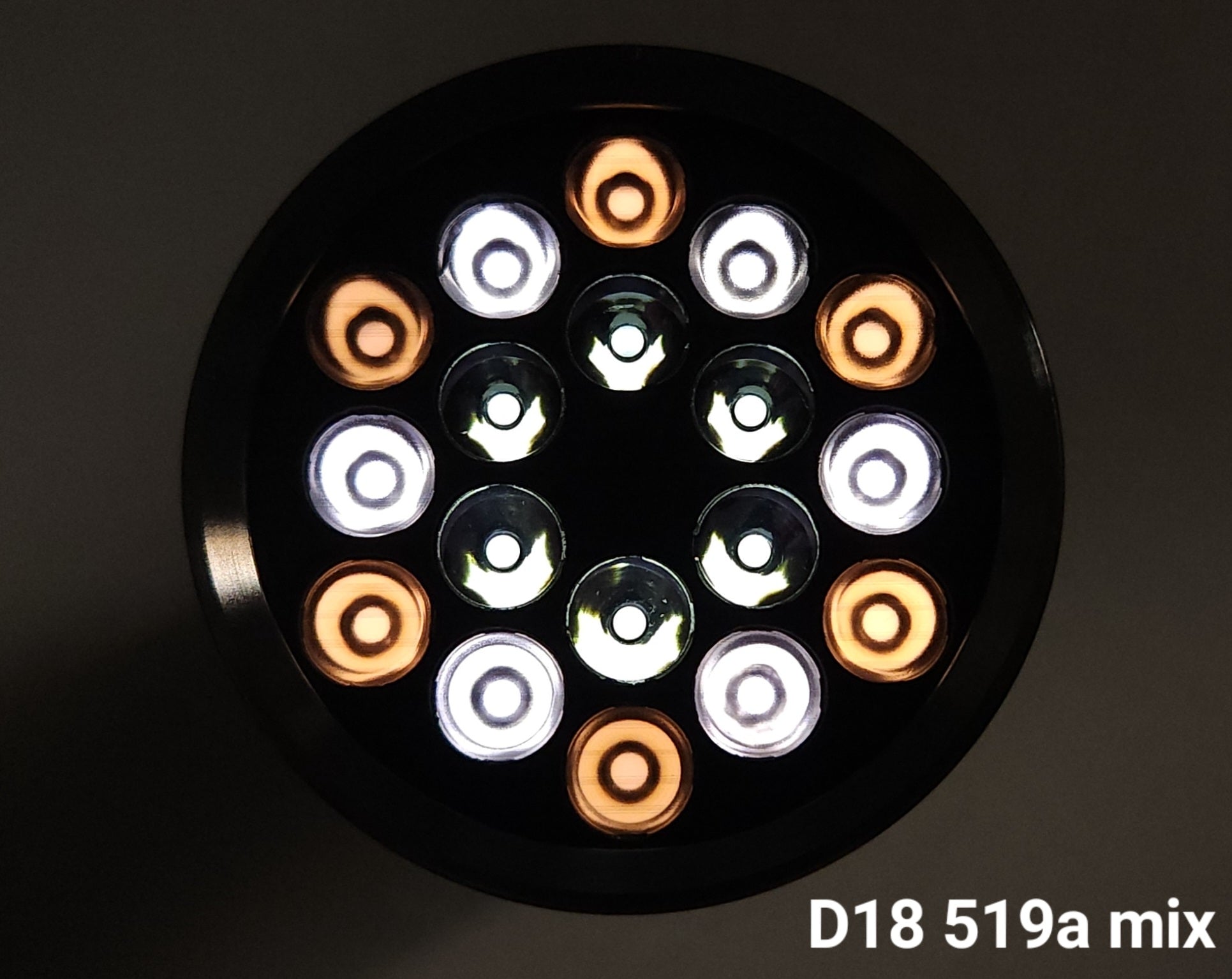 Emisar D18 Custom Emitter MIX Nichia 519A/Osram W2 Anduril 2 UI
