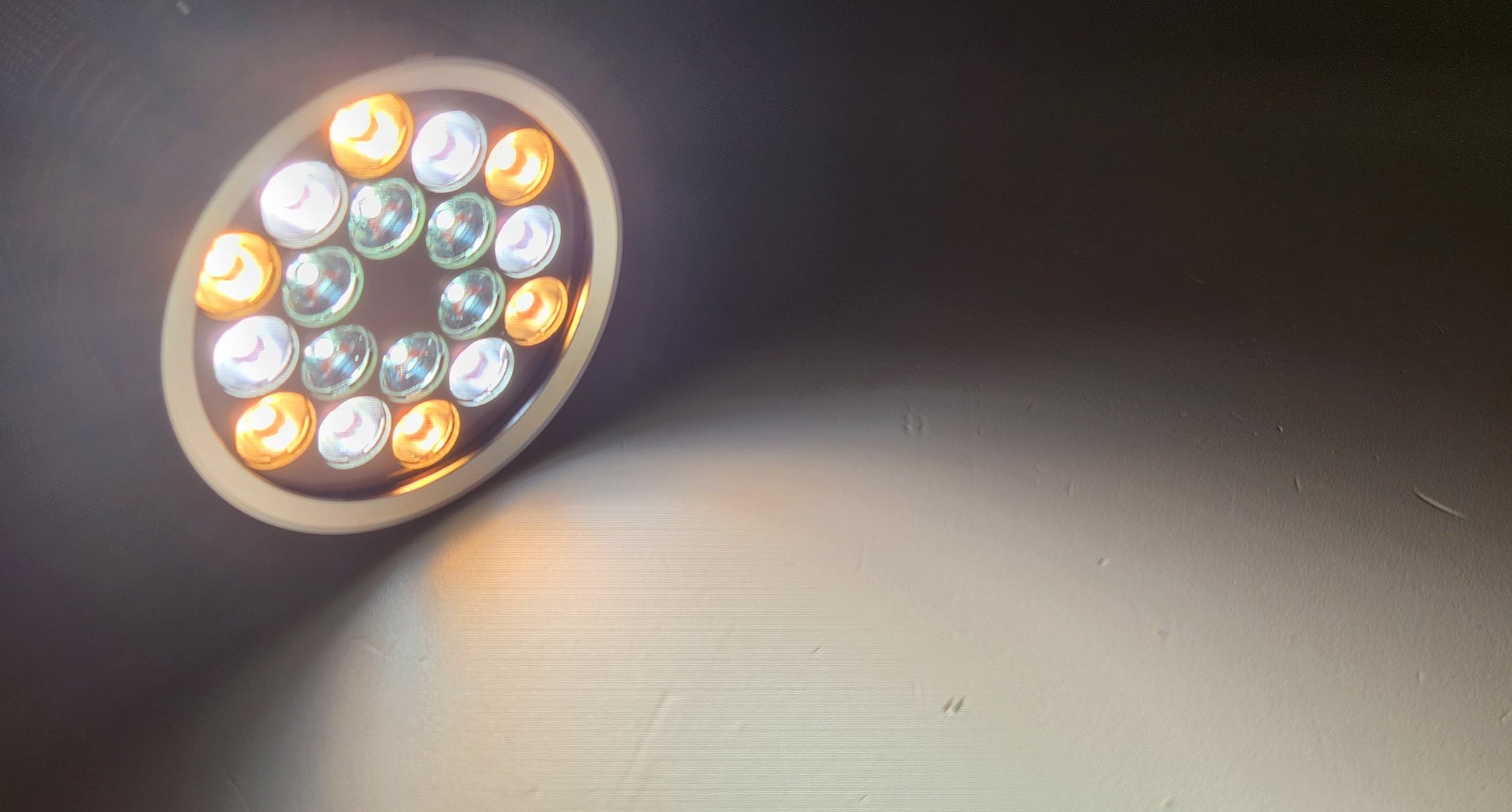 Emisar D18 Custom Emitter MIX Nichia 519A/Osram W2 Anduril 2 UI