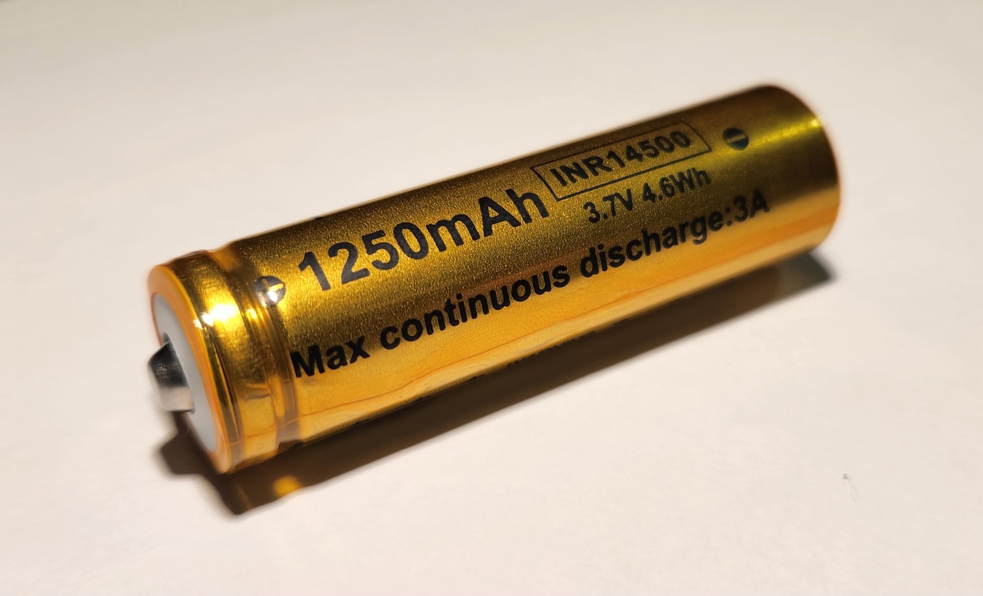 Vapcell F12 14500 1250 mAh 3A Rechargeable Lithium-Ion Battery *** HAS TO BE SHIPPED WITH FLASHLIGHT + FEDEX ***