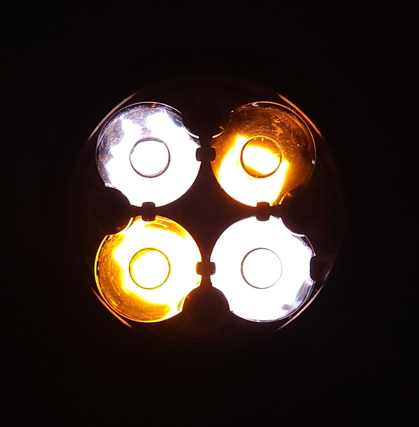 Emisar D4V2 Tint Ramp Channel Switching LED Flashlight
