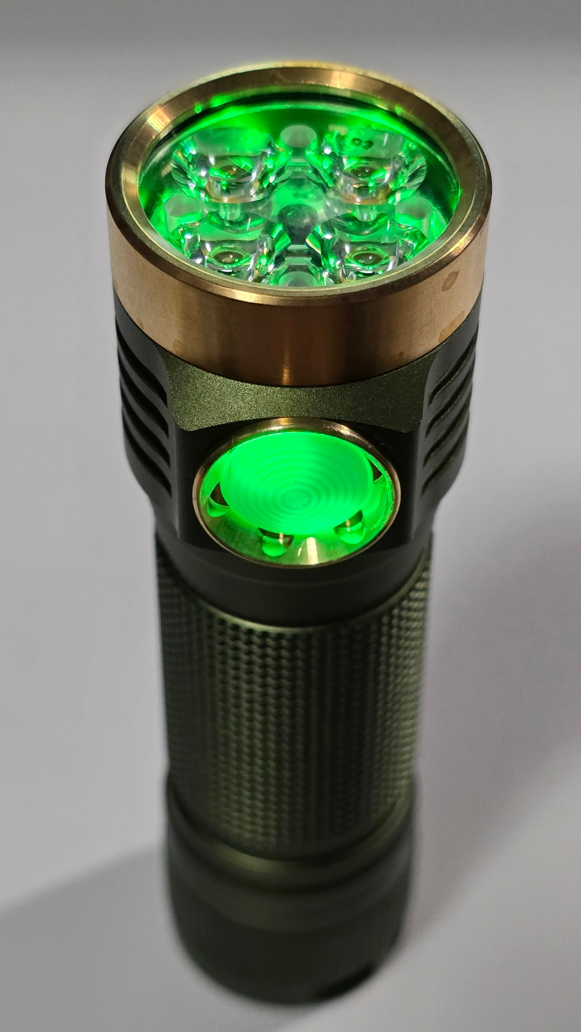 Emisar D4v2 High Power LED Flashlight *CUSTOM BUILD-TO-ORDER*