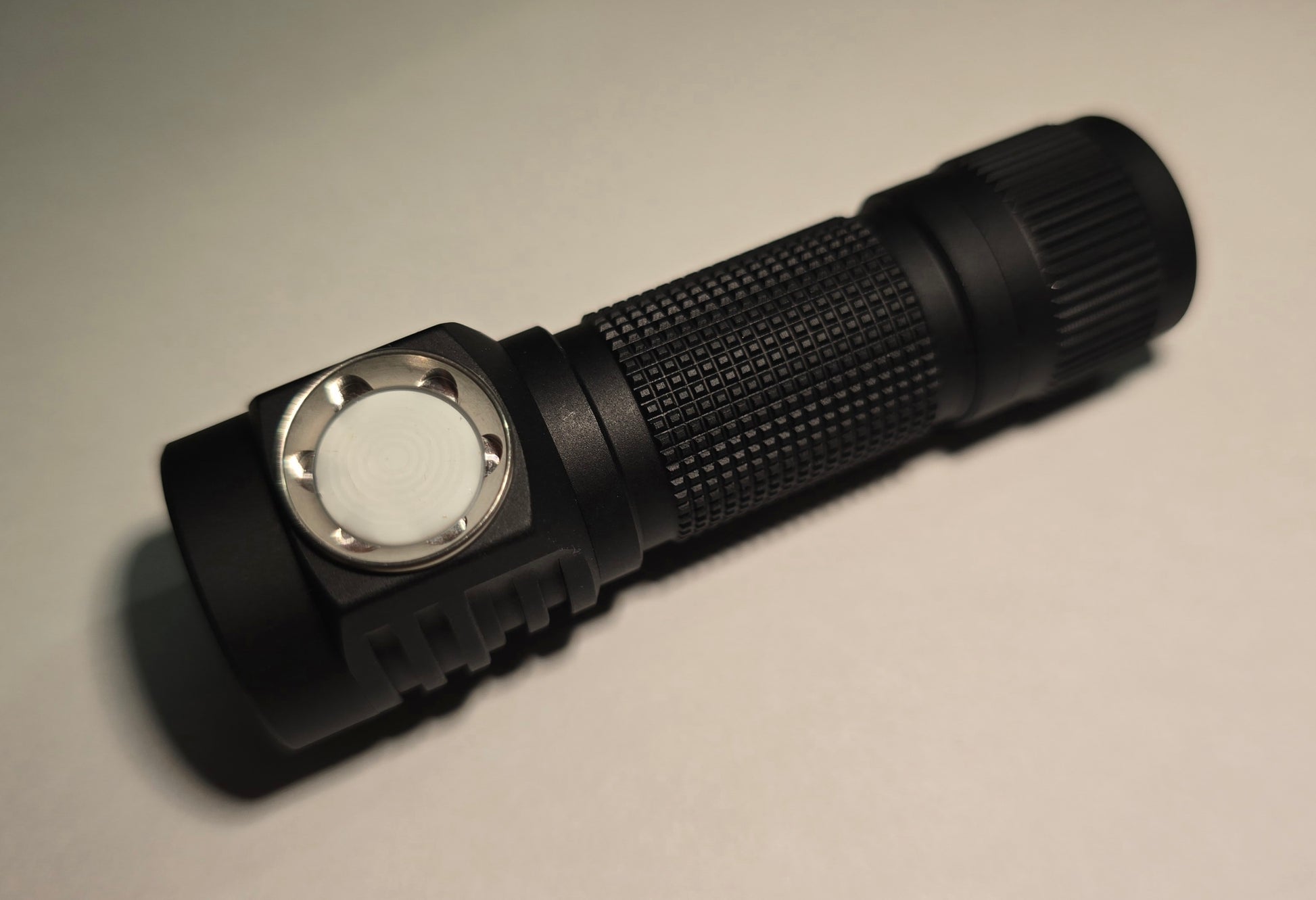 Emisar D3AA AA/14500 Premium Compact LED Flashlight *CUSTOM BUILT-TO-ORDER* BLACK