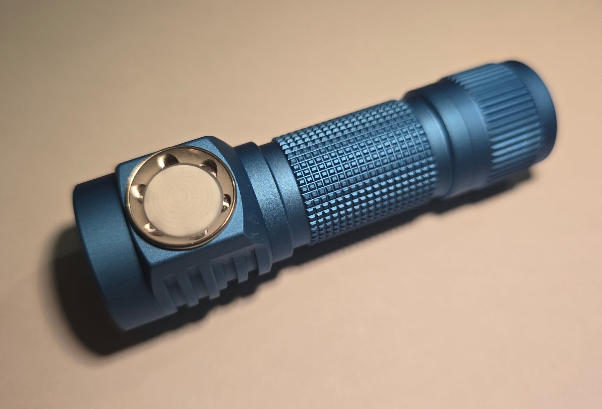 Emisar D3AA AA/14500 Premium Compact LED Flashlight *CUSTOM BUILT-TO-ORDER* CYAN