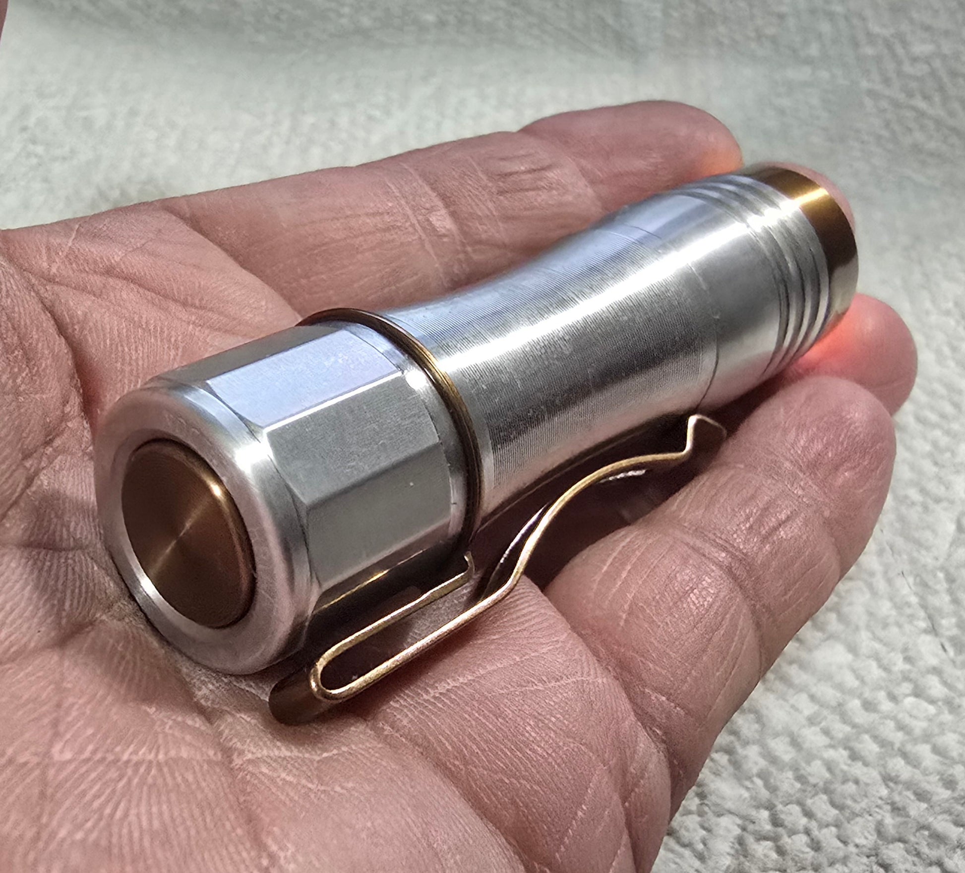 Noctigon KR1AA v1 14500/AA Custom LED Flashlight