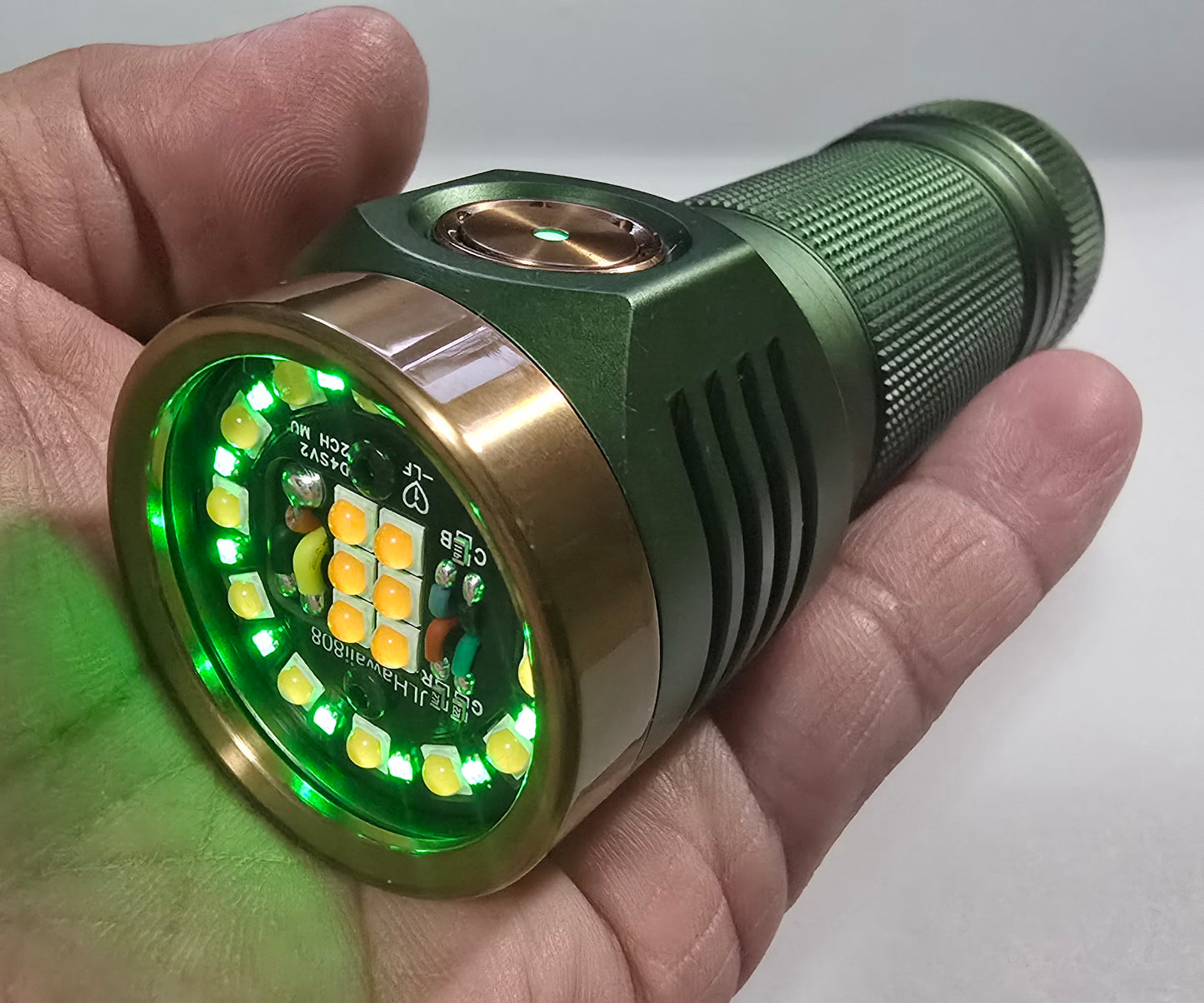 Emisar D4SV2 18 x LED Mule 2 Channel Tint Ramp *CUSTOM BUILT-TO-ORDER* GREEN (W 21700 TUBE DEFAULT)