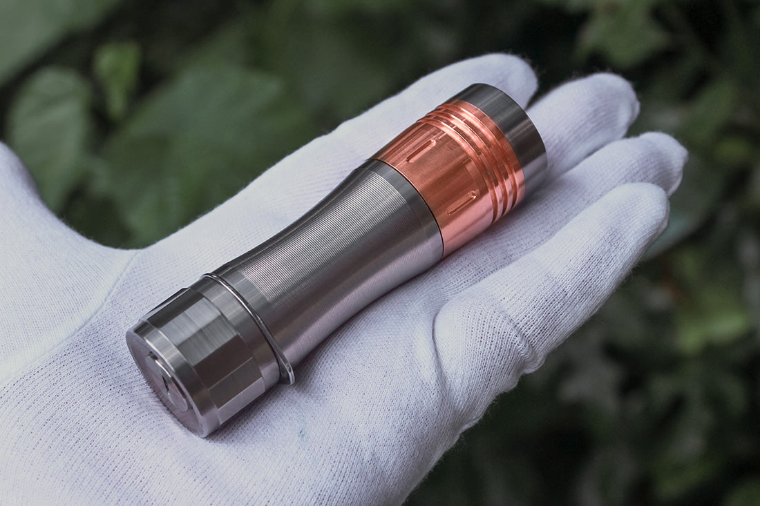 Noctigon KR4 Titanium 5050SMD 2-Channel High Power Led Flashlight