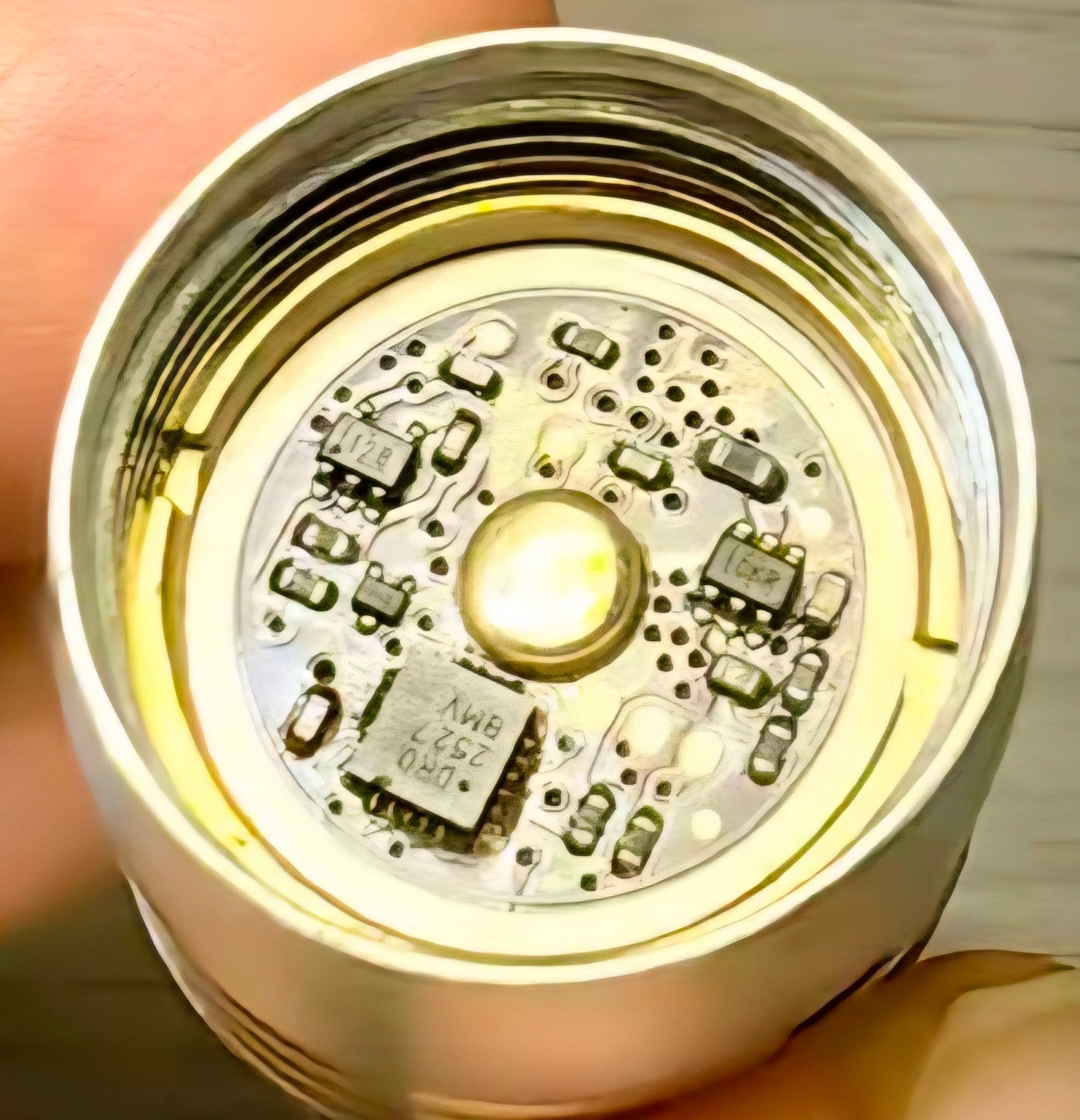 Noctigon KR1AA 14500/AA Custom LED Flashlight