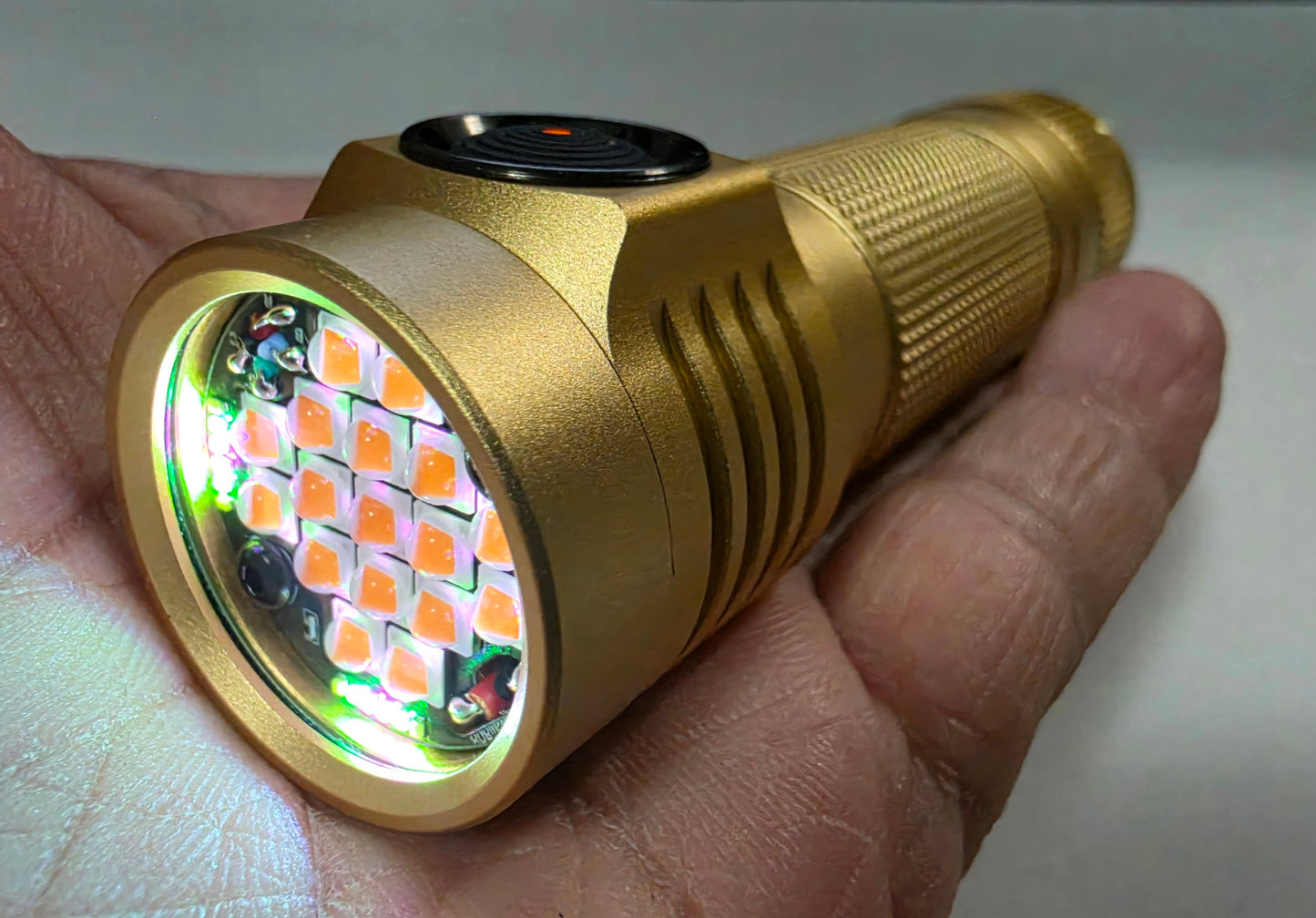 Emisar D4V2 17 x LED " MEGA MULE" High Power LED Flashlight