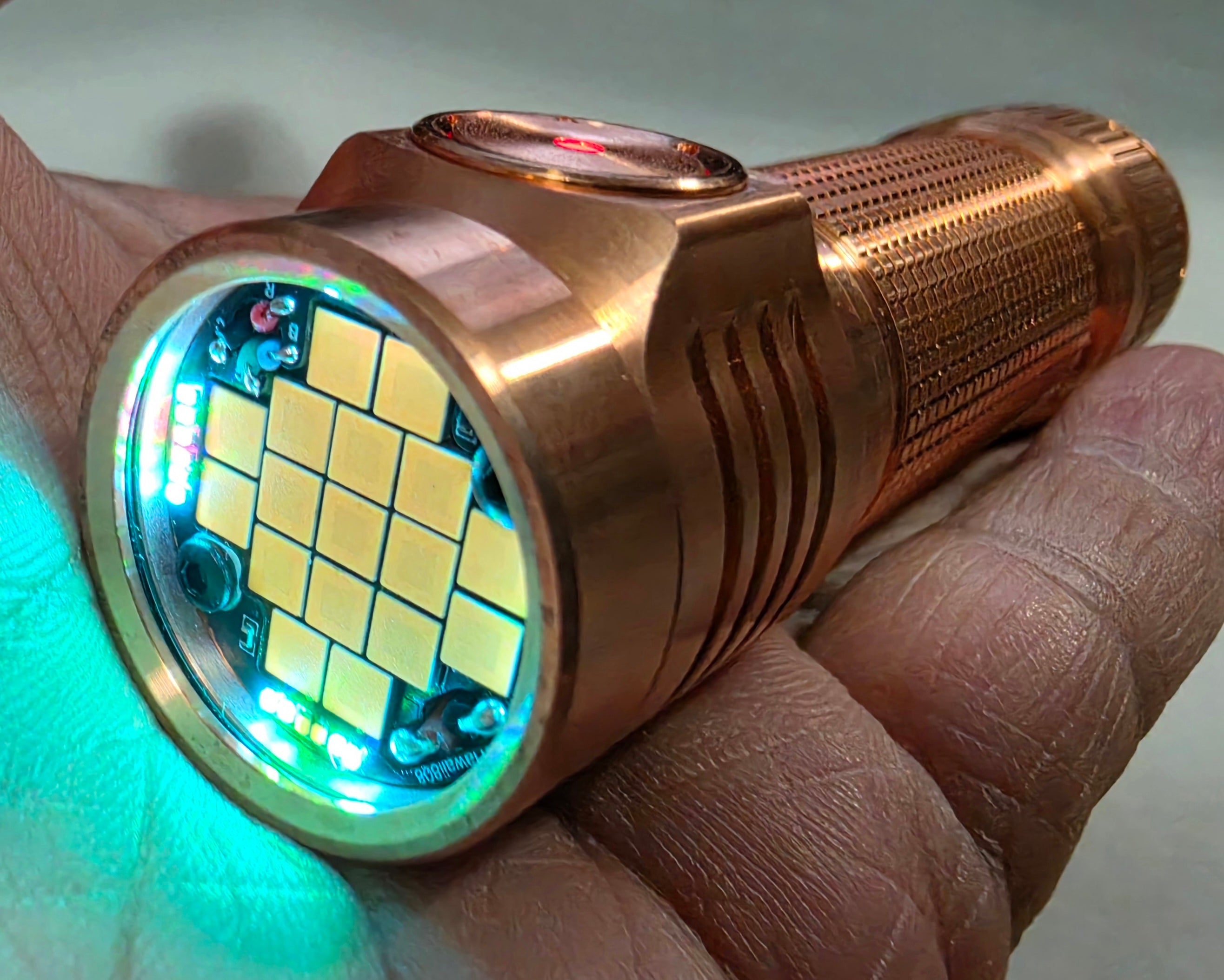サマナーズウォー MAGE MOOD LIGHT Emisar D4K Titanium or Copper 17 x LED 