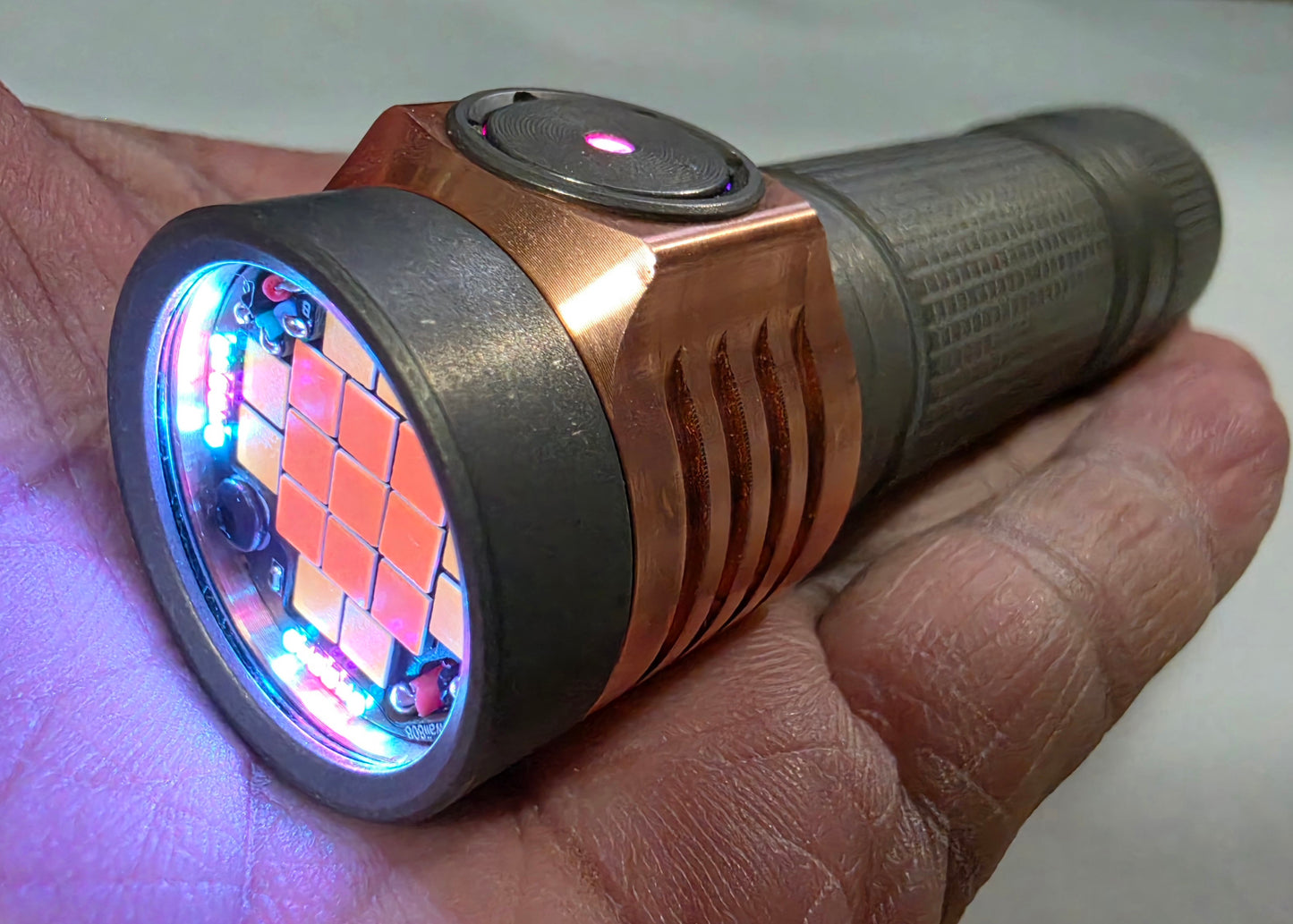 Emisar D4V2 Titanium/Copper/Brass 17 x LED " MEGA MULE" High Power LED Flashlight TITANIUM STONEWASHED