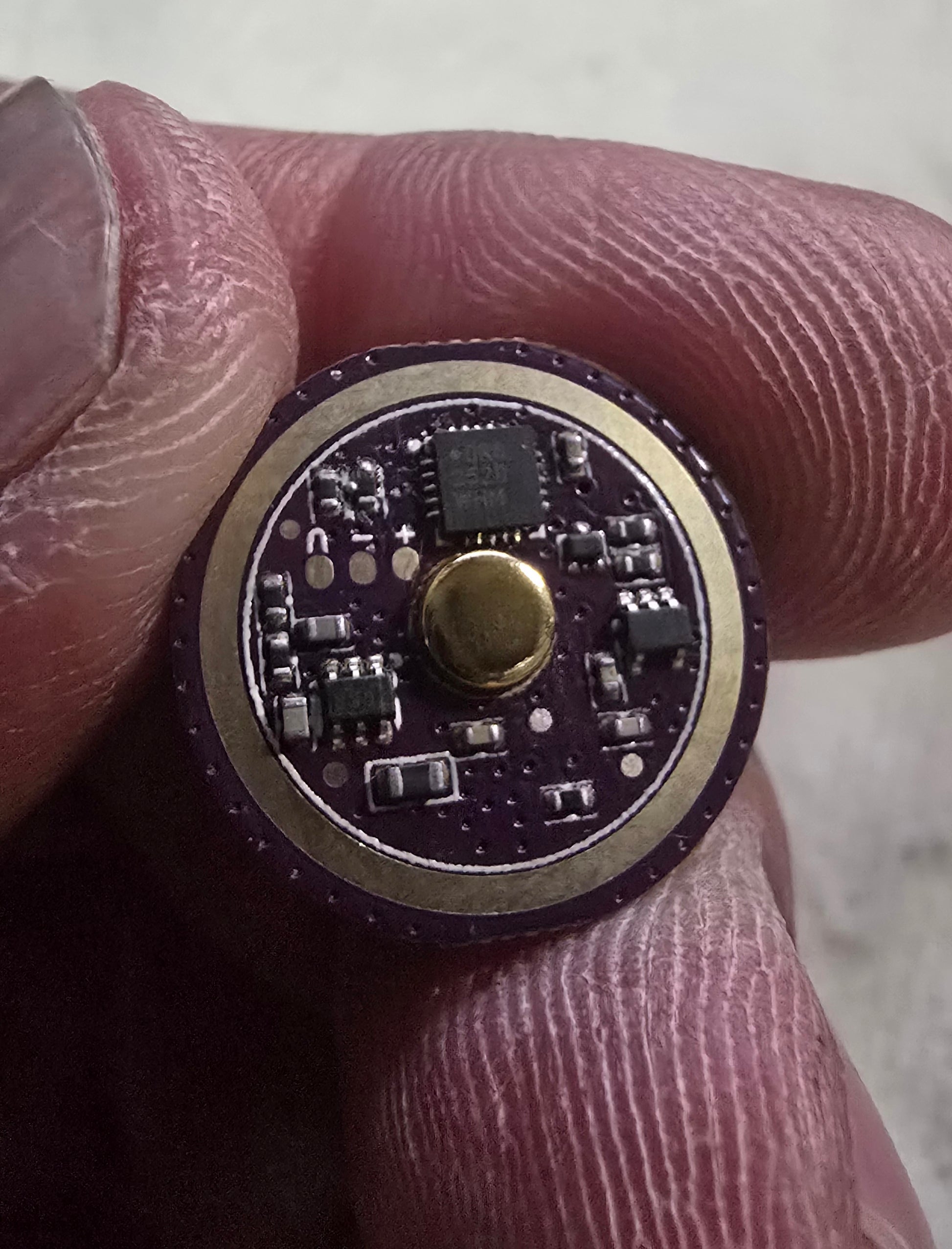 Noctigon KR1AA v1 14500/AA Custom LED Flashlight