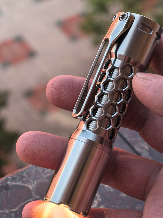 Li Light Custom LED Flashlights TITANIUM 14500 HIVE