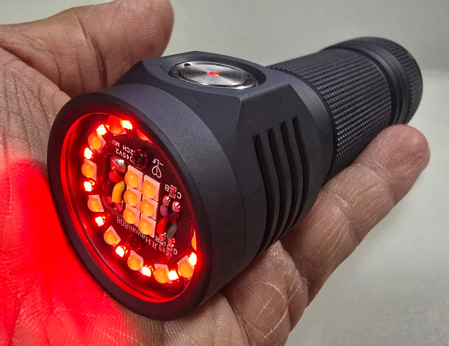 Emisar D4SV2 18 x LED Mule 2 Channel Tint Ramp *CUSTOM BUILT-TO-ORDER*