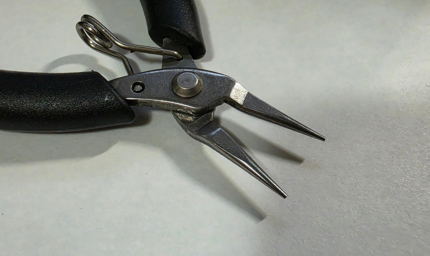 4" Retaining Ring Long Nose Pliers