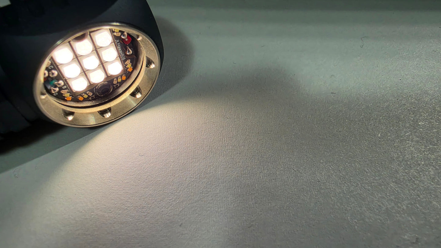Emisar DW3AA "MEGA" 9 x LED Mule Right Angle Flashlight/Work light