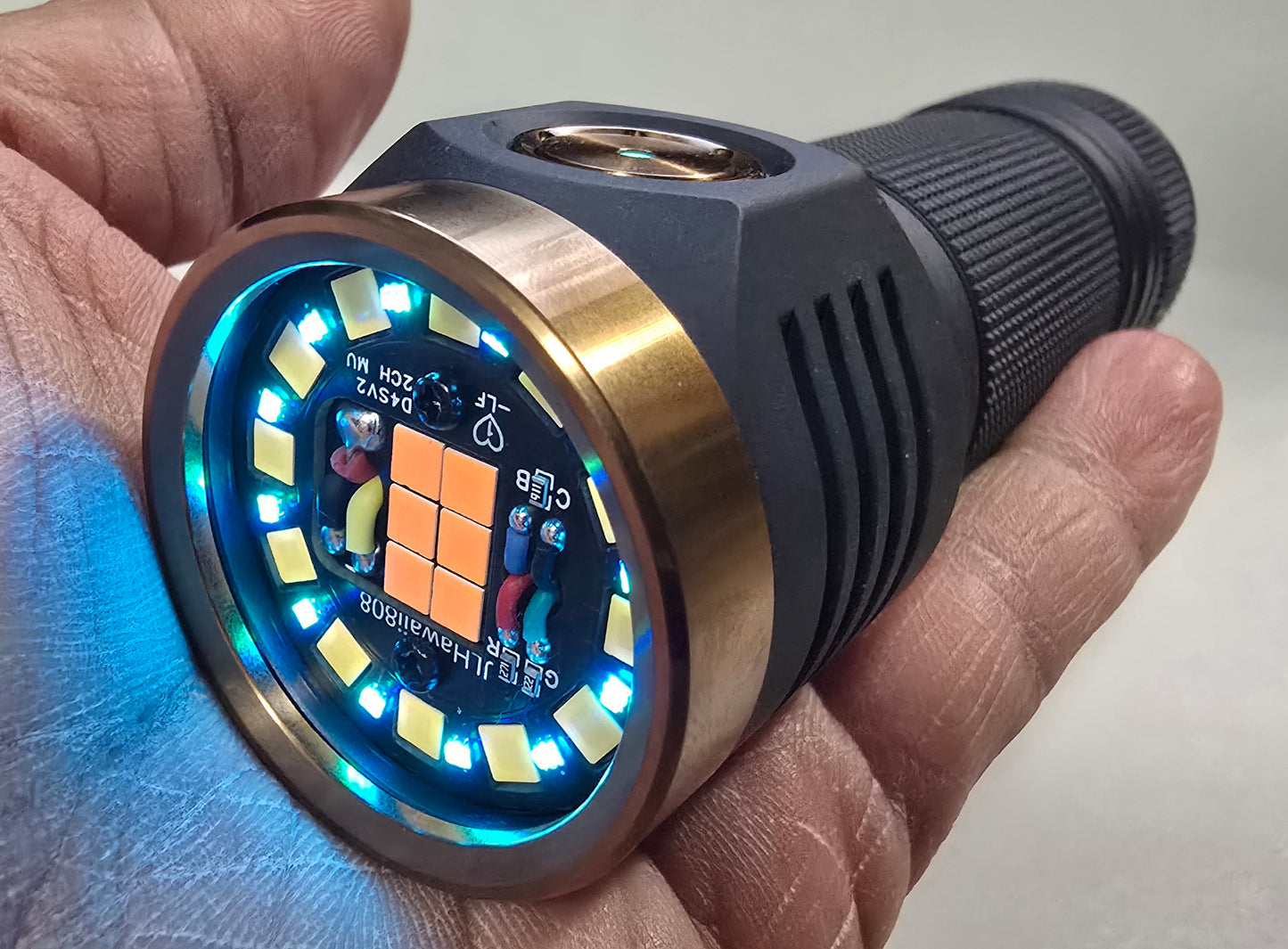 Emisar D4SV2 18 x LED Mule 2 Channel Tint Ramp *CUSTOM BUILT-TO-ORDER*