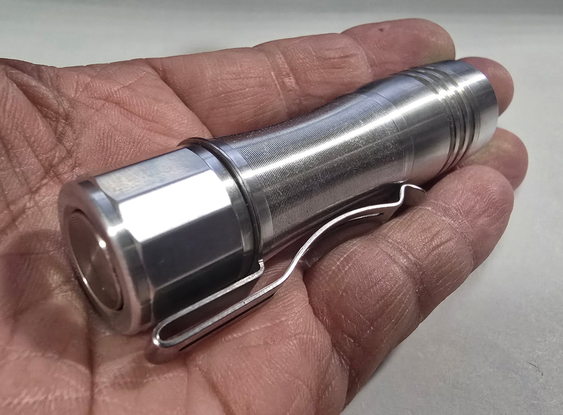 Noctigon KR1AA v1 14500/AA Custom LED Flashlight