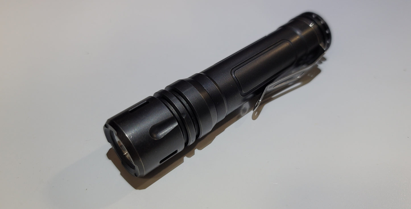 ReyLight Lan Titanium Black Oil Custom Led Flashlight