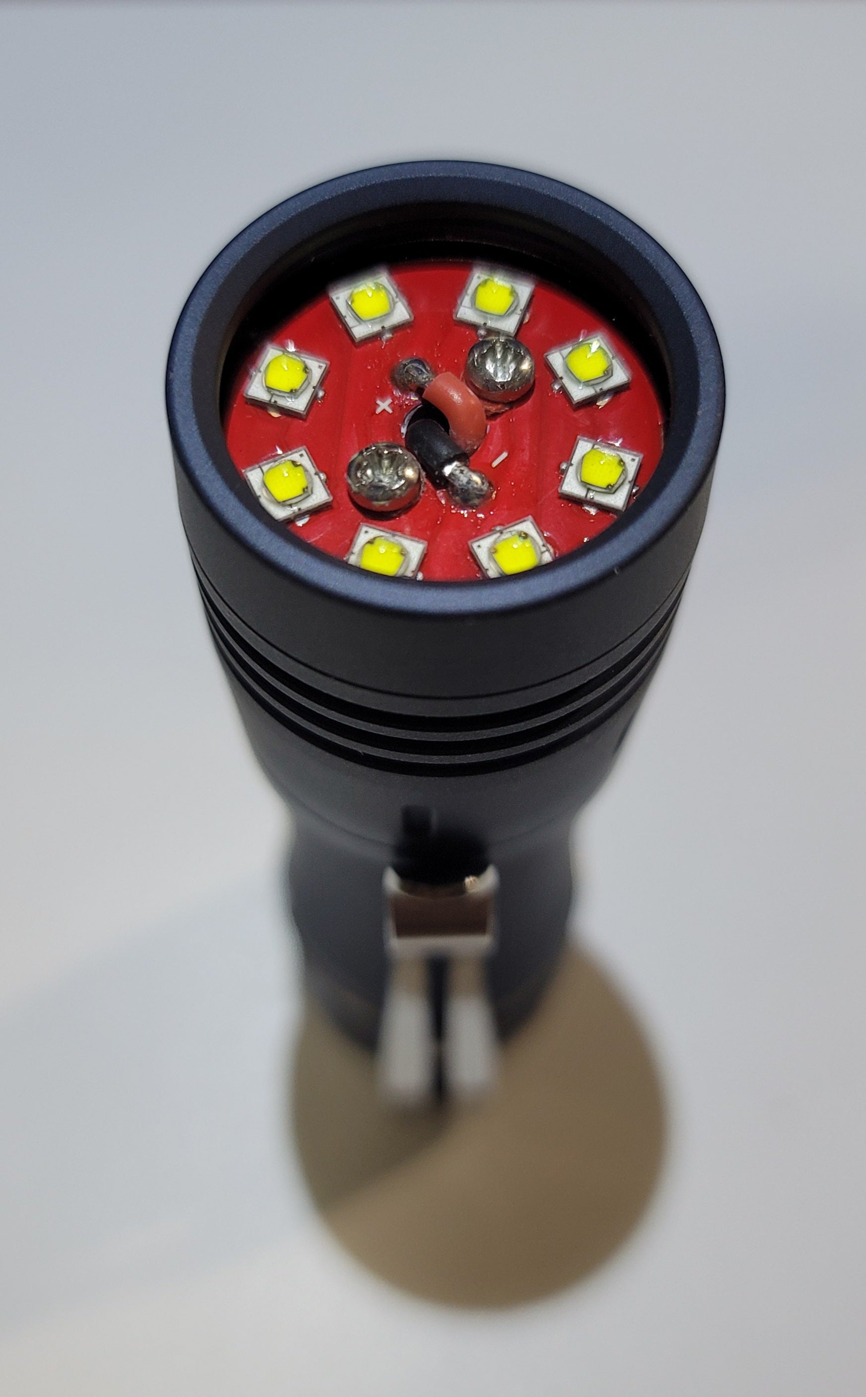 Noctigon KR4 Mule Custom LED Flashlight 4800LM - 7400LM GRAY 8 X SST-20 L3 NW 7400LM