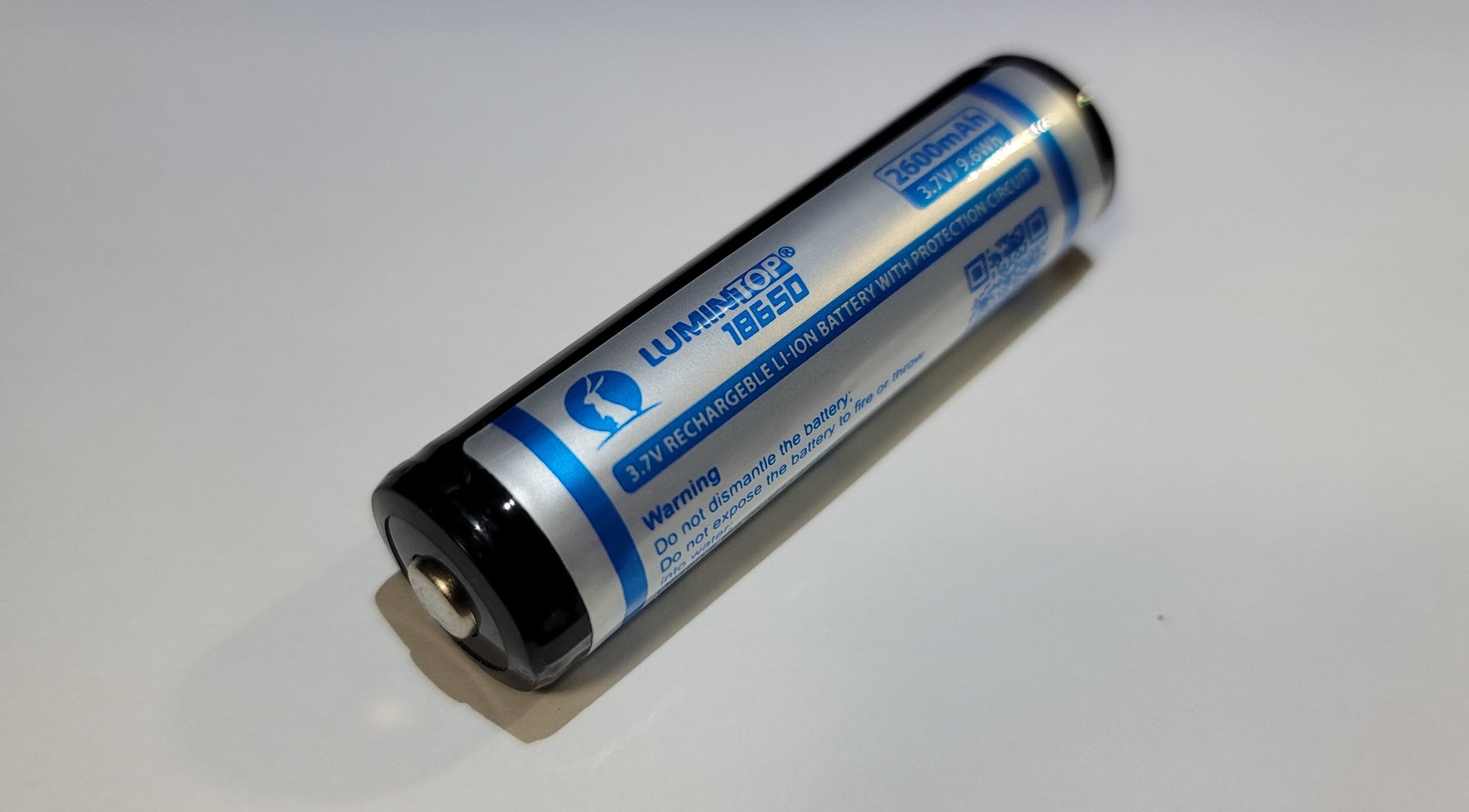 Lumintop 18650 2600mAh Rechargeable Li-ion Battery **** HAS TO BE SHIPPED WITH FLASLIGHT + FEDEX ***