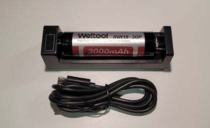 Weltool T2 Compact 18650 LED Flashlight