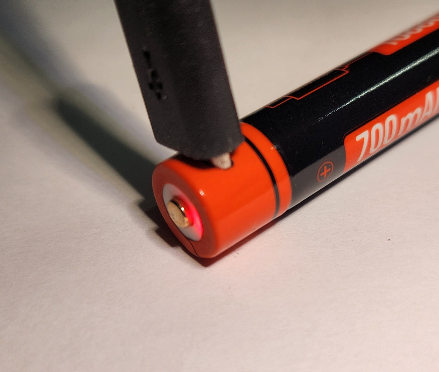 Vapcell 10880 3.0V 700mAh Rechargeable Lithium Battery W/USB **** HAS TO BE SHIPPED WITH FLASHLIGHT + FEDEX ***