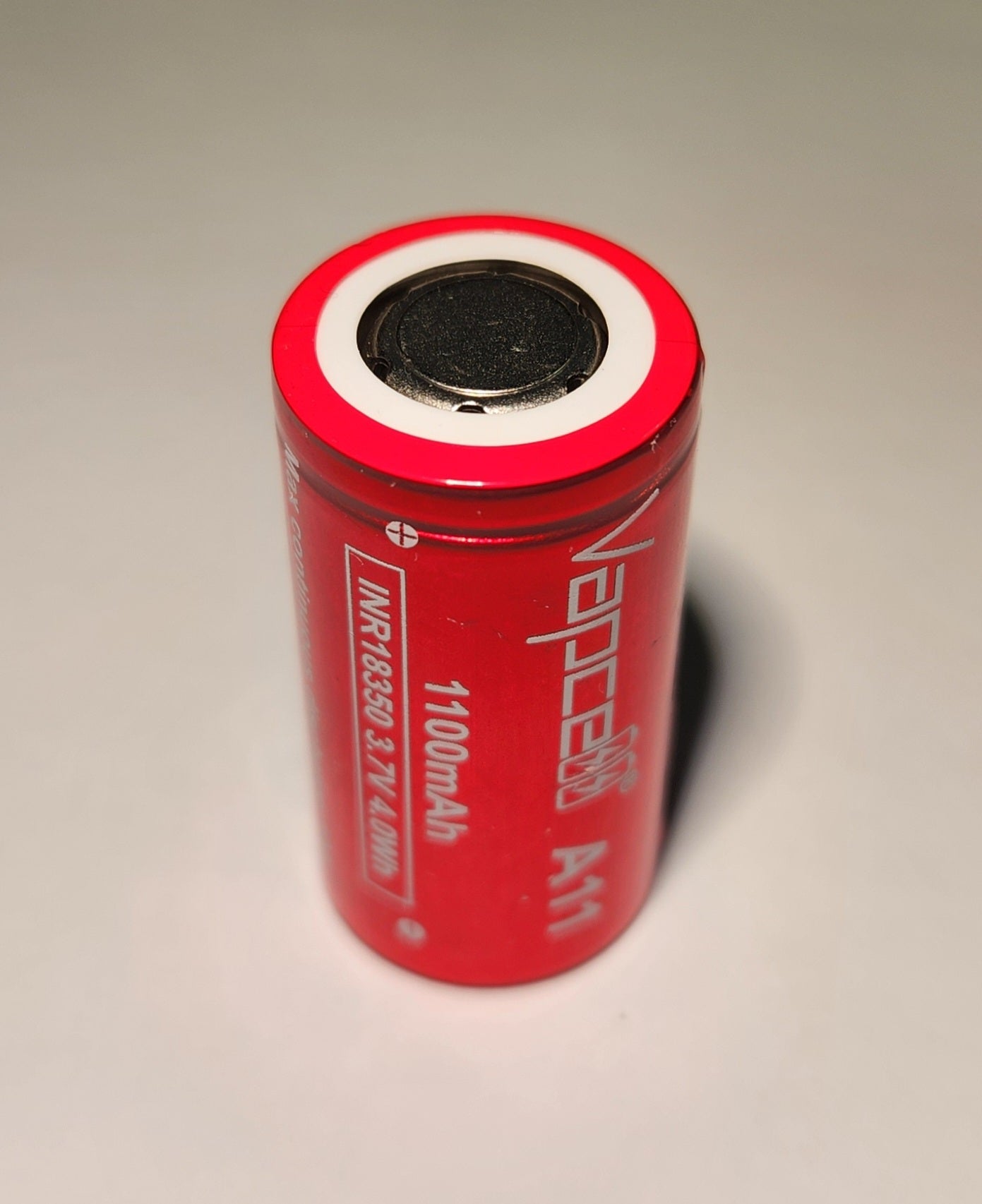Vapcell A11 18350 1100mAh 10A Rechargeable Lithium Battery **** HAS TO BE SHIPPED WITH FLASHLIGHT + FEDEX ***