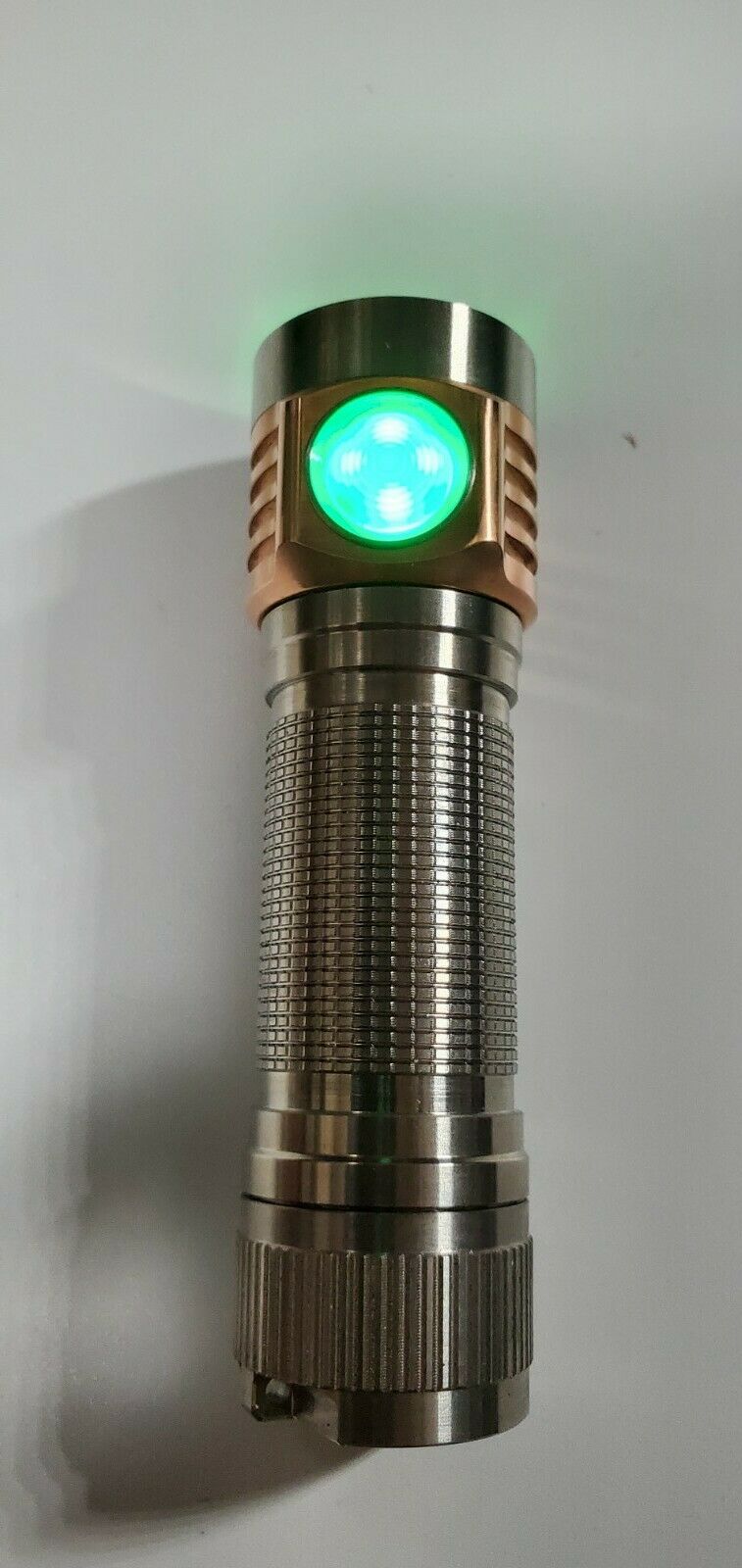Emisar D4v2 Titanium Osram W2 Green High Power LED Flashlight